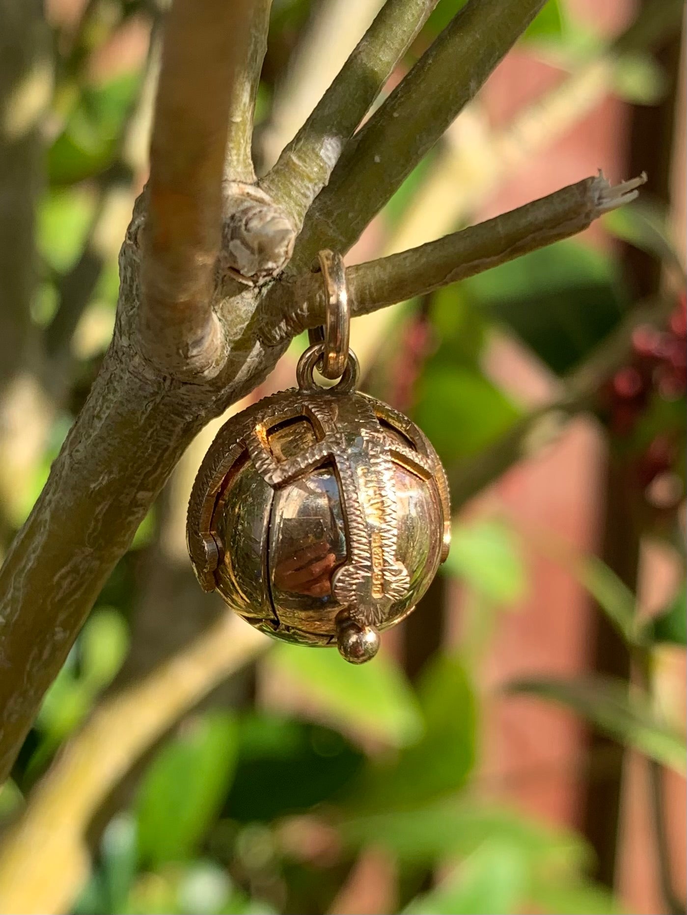 Stunning Solid 9ct Yellow Gold Secret Masonic Orb Pendant