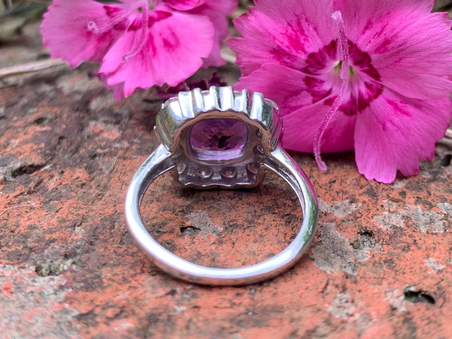 Vintage/Antique Magnificent 3.84 carat Amethyst & 1.2 carat Diamond 9ct White Gold Ring