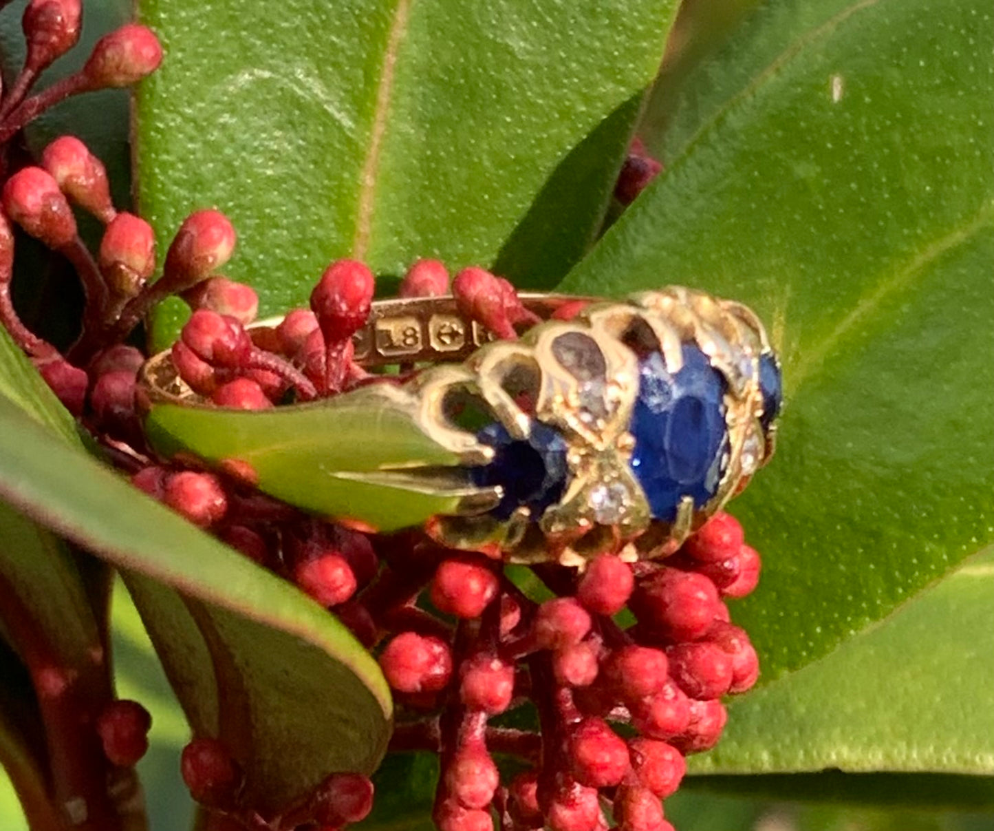 Vintage Sapphire & Diamond 18ct Gold Ring