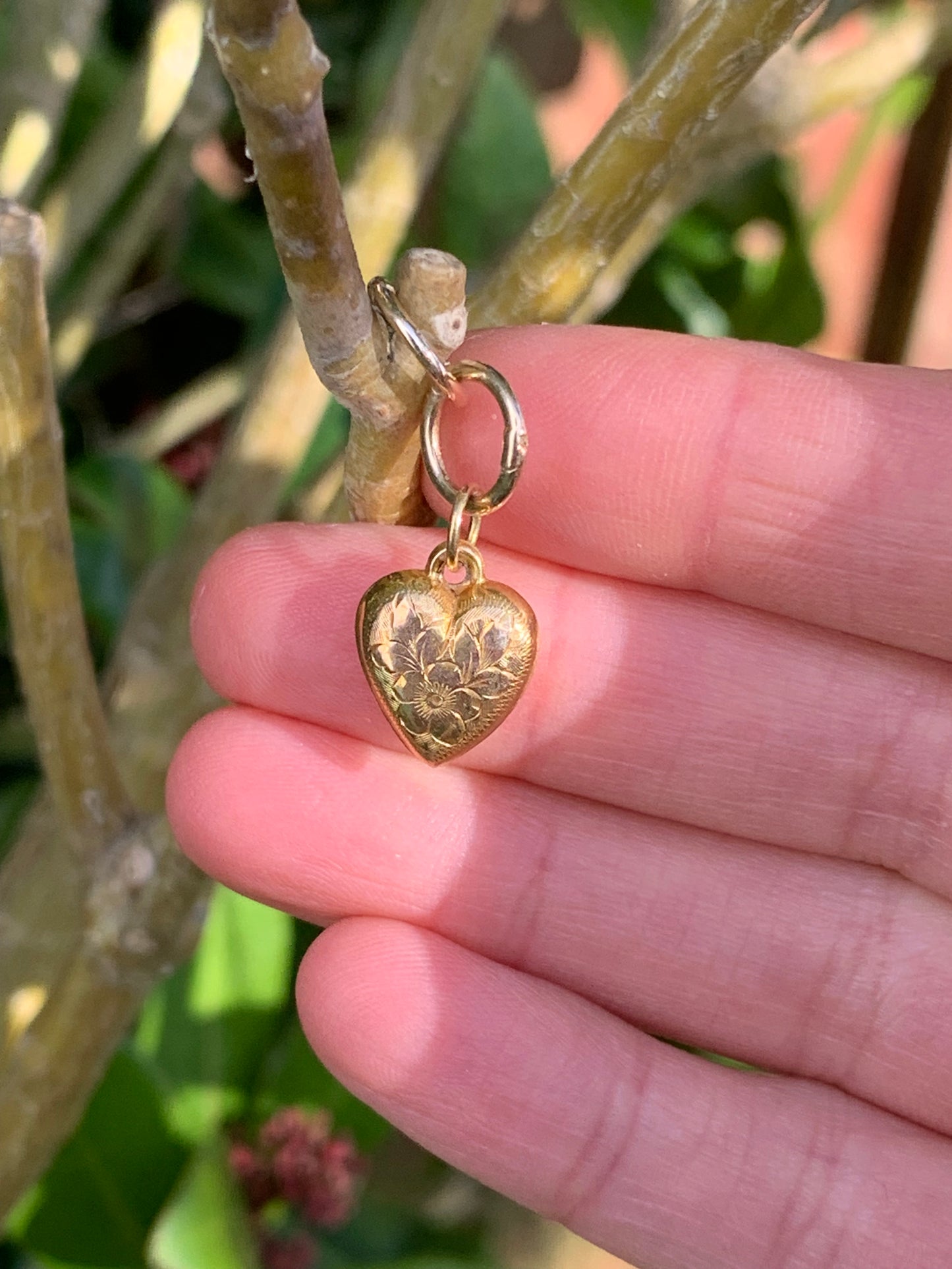 Sweet Vintage 9ct Gold Egraved Puffy Dainty Heart Charm
