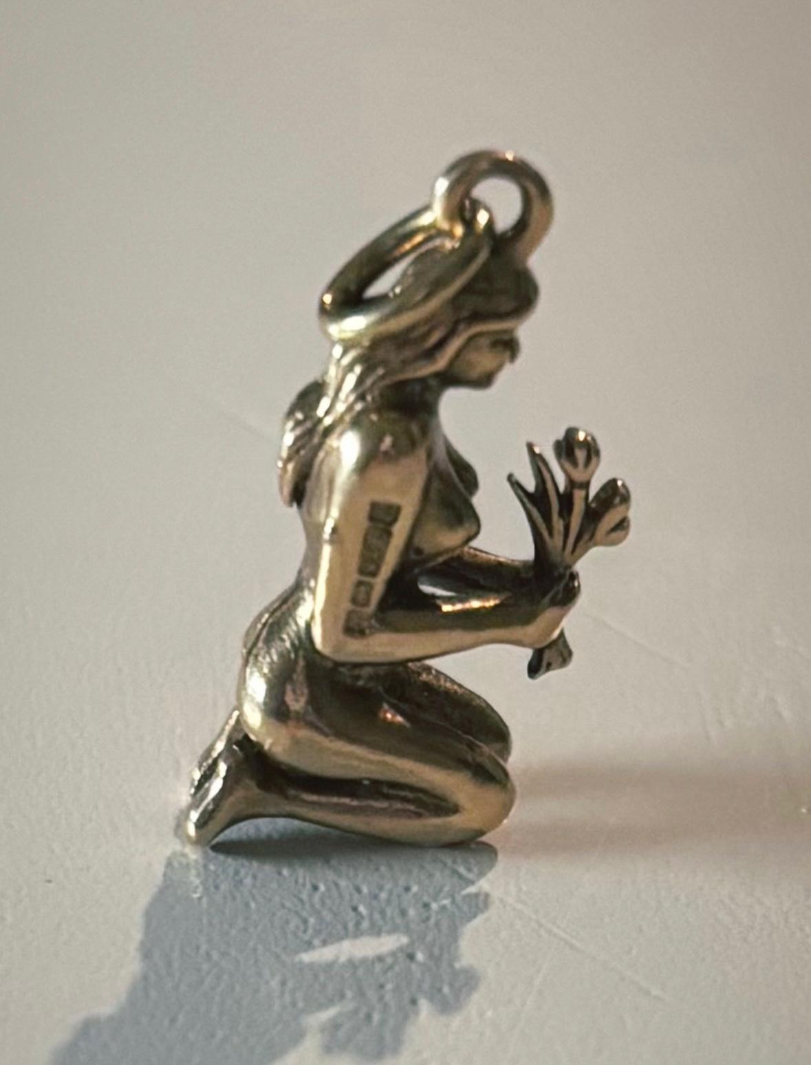 Beautiful Solid 9ct Gold Nude Girl Charm