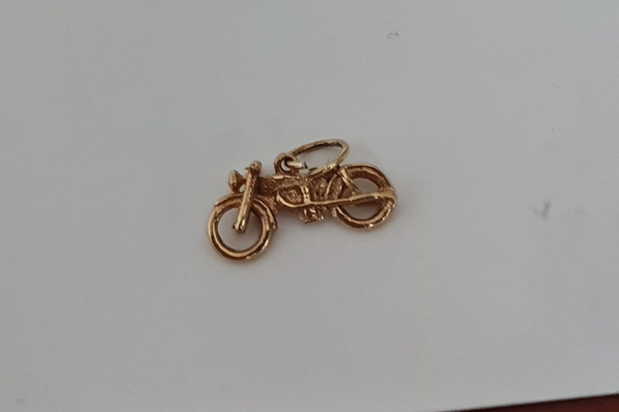 9ct Golf Motorcycle Bike Charm Pendant (Harley Davidson style)