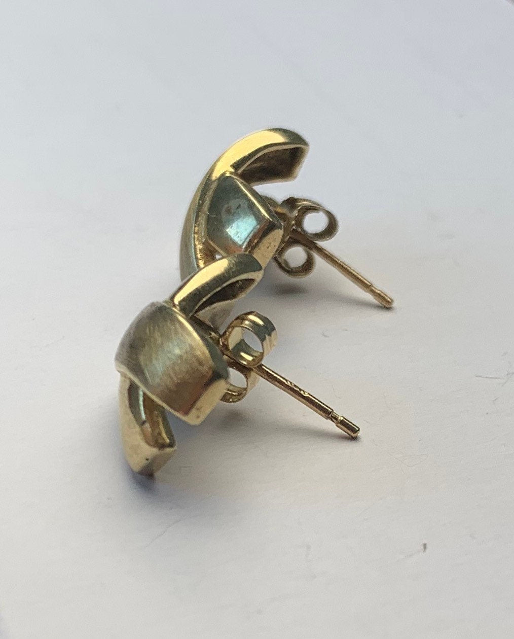 Vintage 9ct Gold Stud Earrings in form of an X