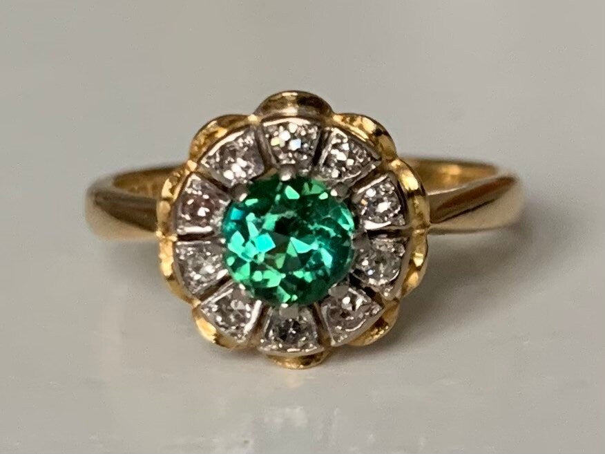 Vintage 18ct Gold Diamond & Synthetic Emerald Cluster Ring,Engagement Ring,Anniversary Ring,Size UK M,US 6 1/4