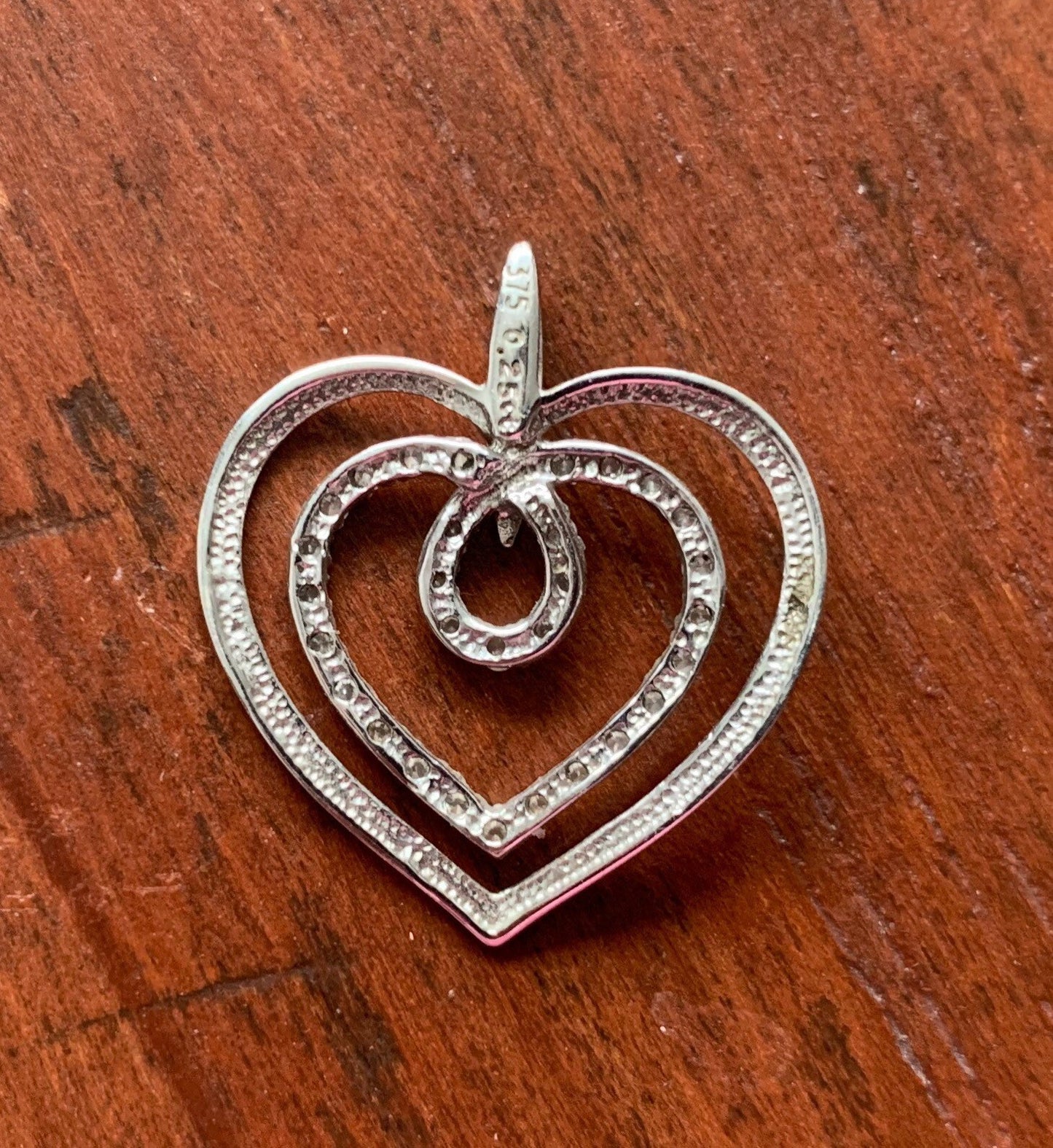 Colgante vintage de oro blanco de 9 quilates con diamantes de 0,25 quilates