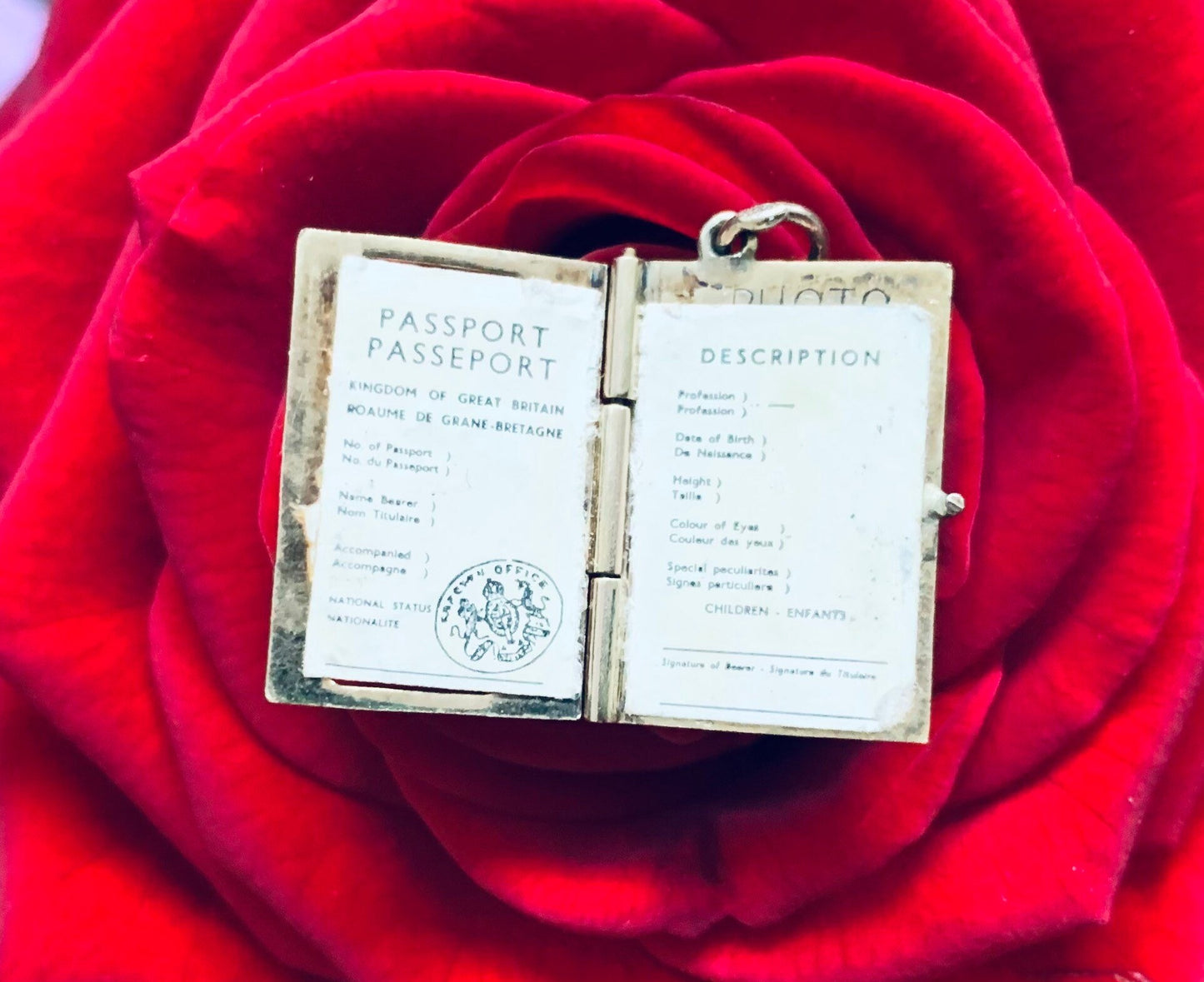 Vintage 9ct Gold Opening British Passport Charm or Pendant