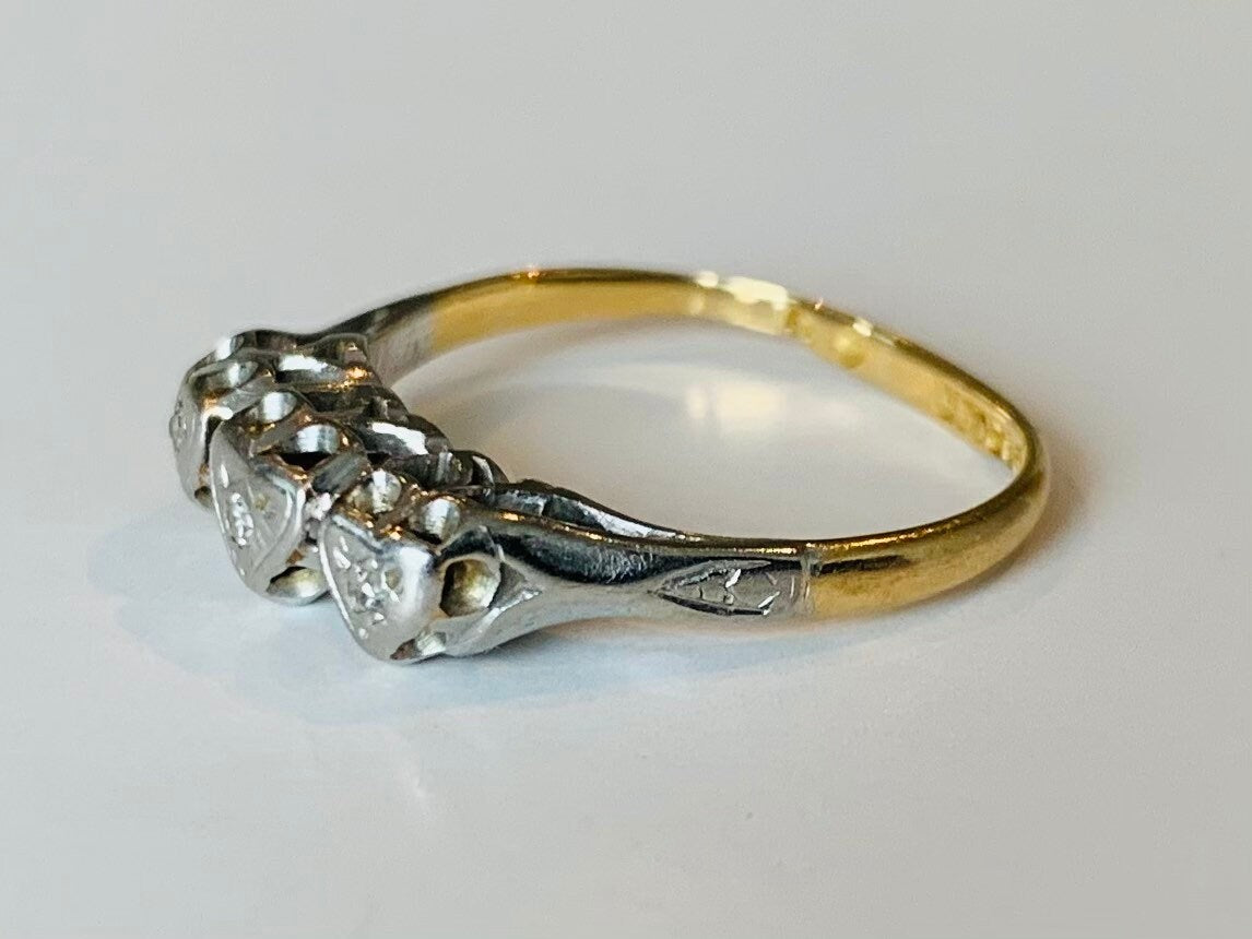 Anillo antiguo de oro de 18 quilates y platino con tres corazones y diamantes, talla UK K 1/2, US 5 1/2