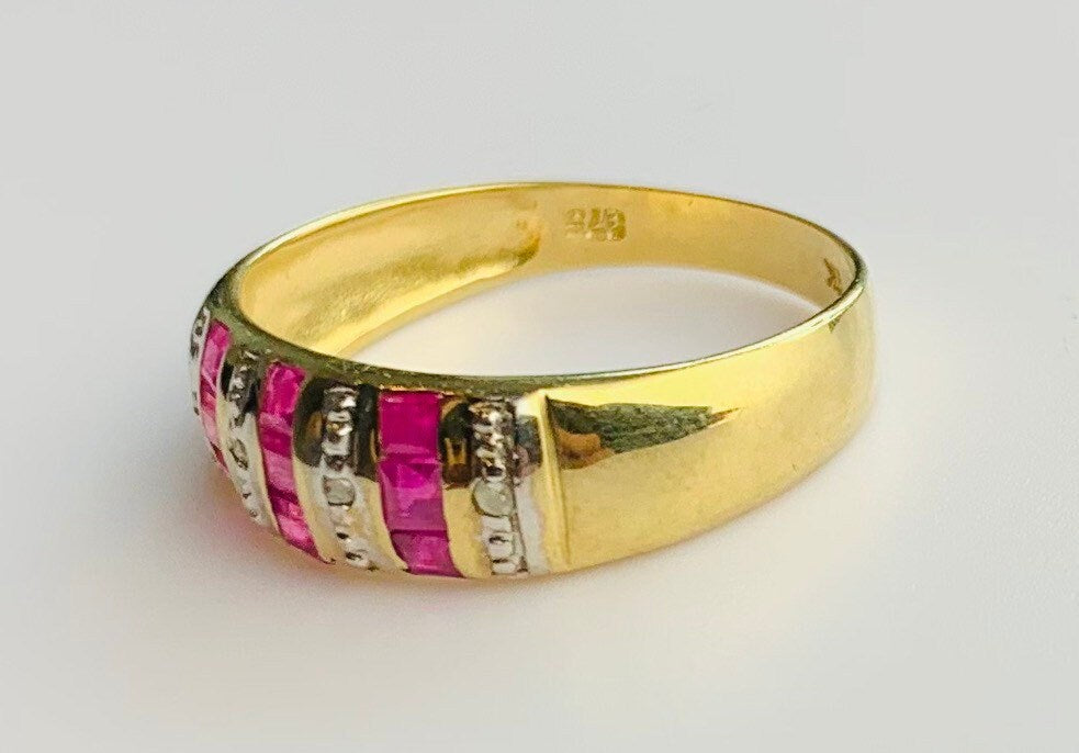 Vintage Ruby and Diamond Ring set in 9ct Yellow Gold, Size UK O, US 7 1/4