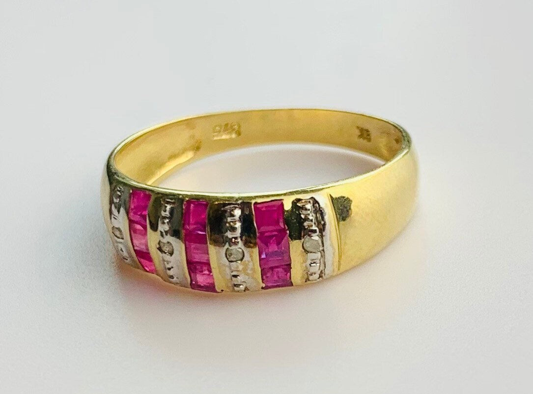 Vintage Ruby and Diamond Ring set in 9ct Yellow Gold, Size UK O, US 7 1/4