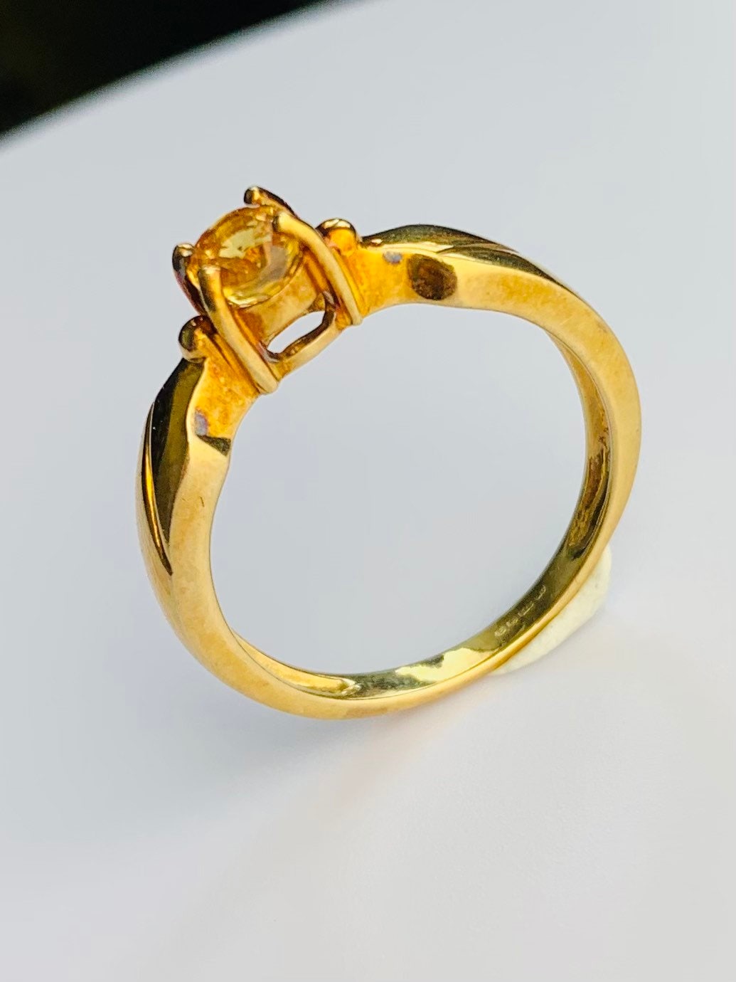 Vintage 0.4ct Yellow Sapphire 9ct Yellow Gold Ring Size N 1/2, 6 3/4