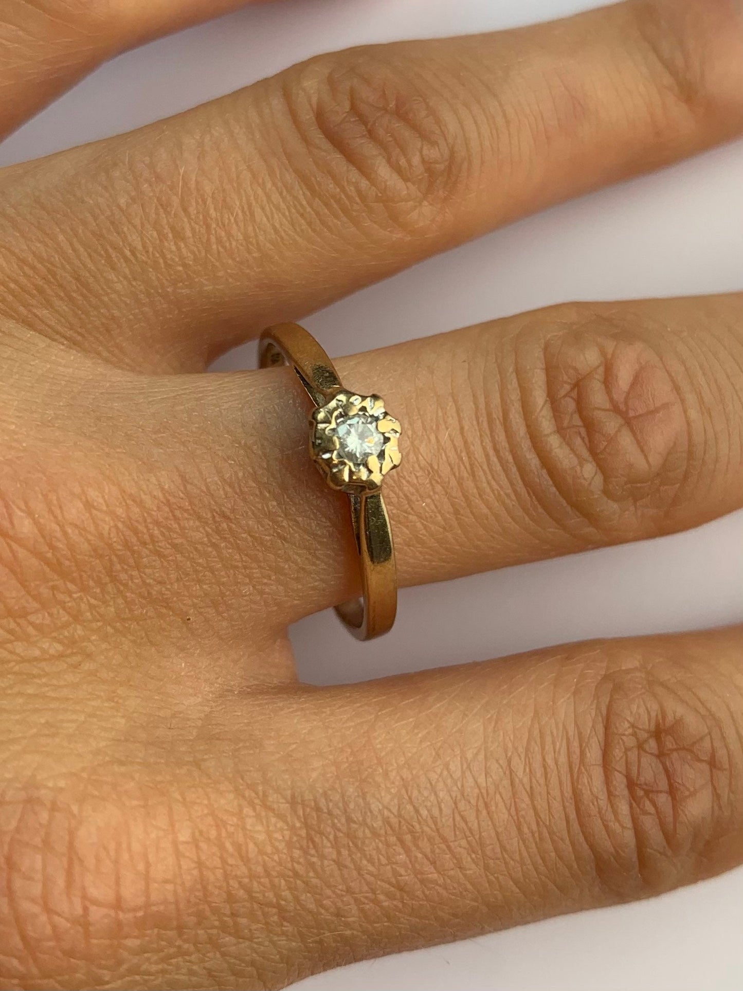 Vintage 0.06ct Diamond Solitaire 9ct Yellow Gold Ring, Size UK R, US 8 1/2