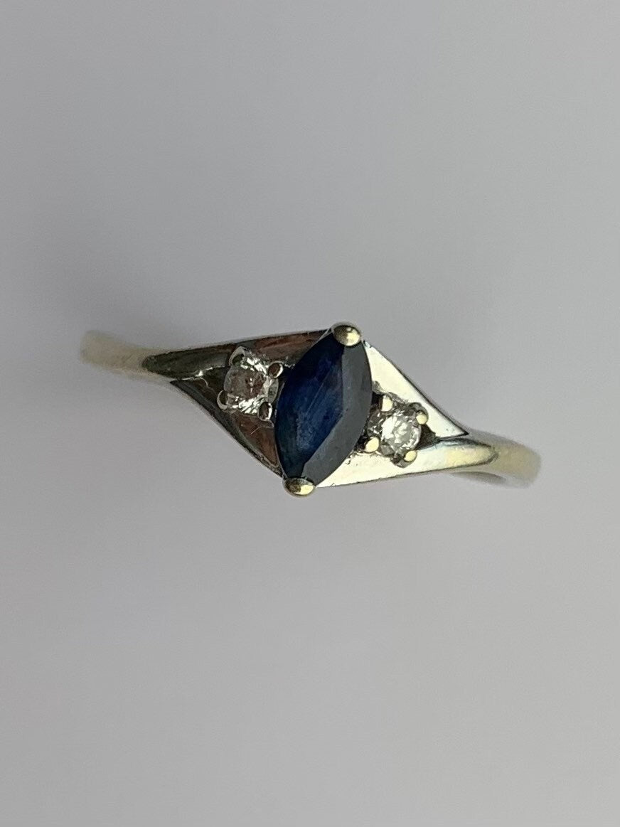 Vintage 0.35ct Sapphire and Diamond set in 9ct White Gold, size UK K, US 5 1/4
