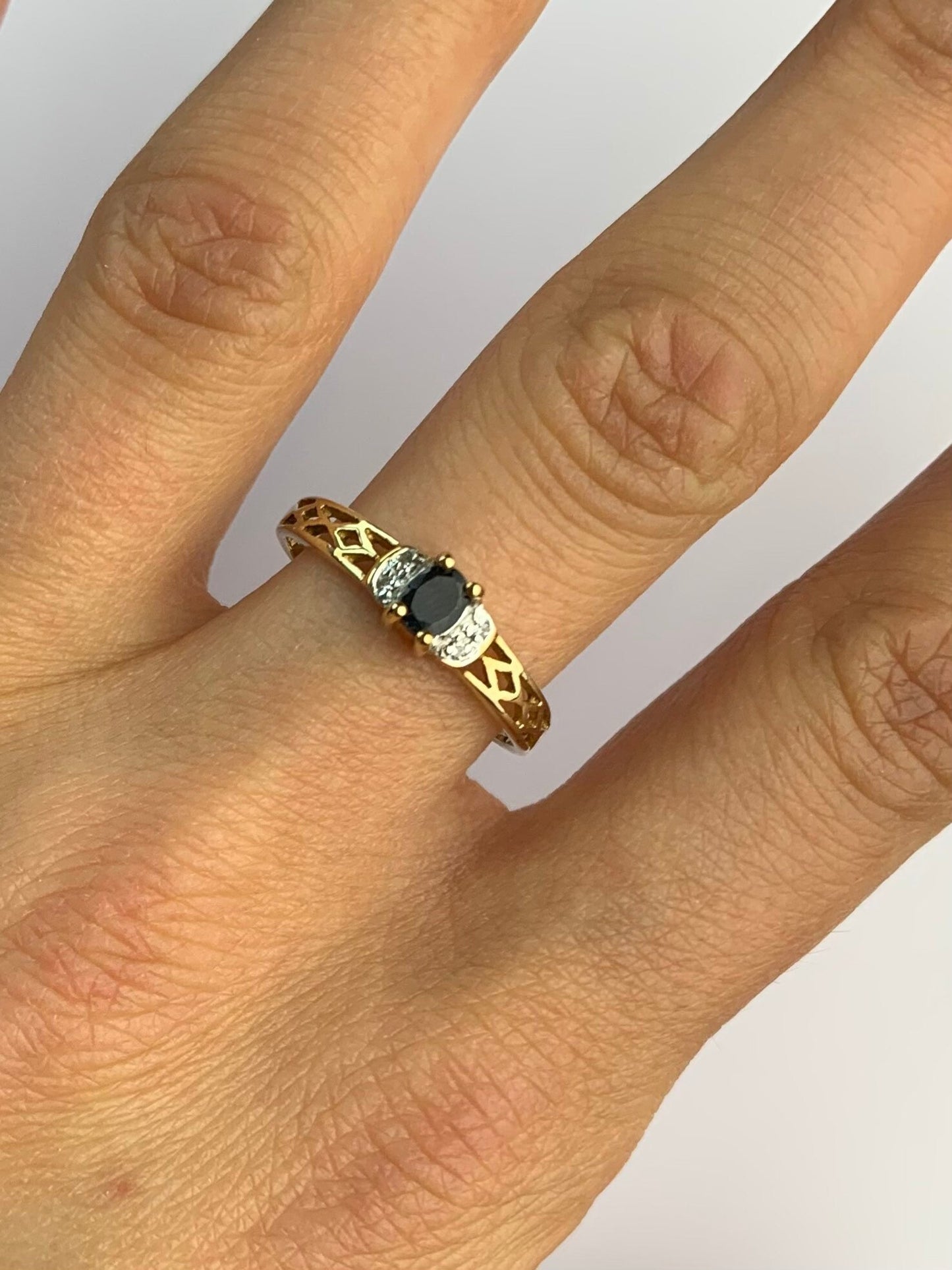 Vintage est. 0.30ct Sapphire and Diamond Ring set in 9ct Yellow Gold, size UK N, 6 3/4