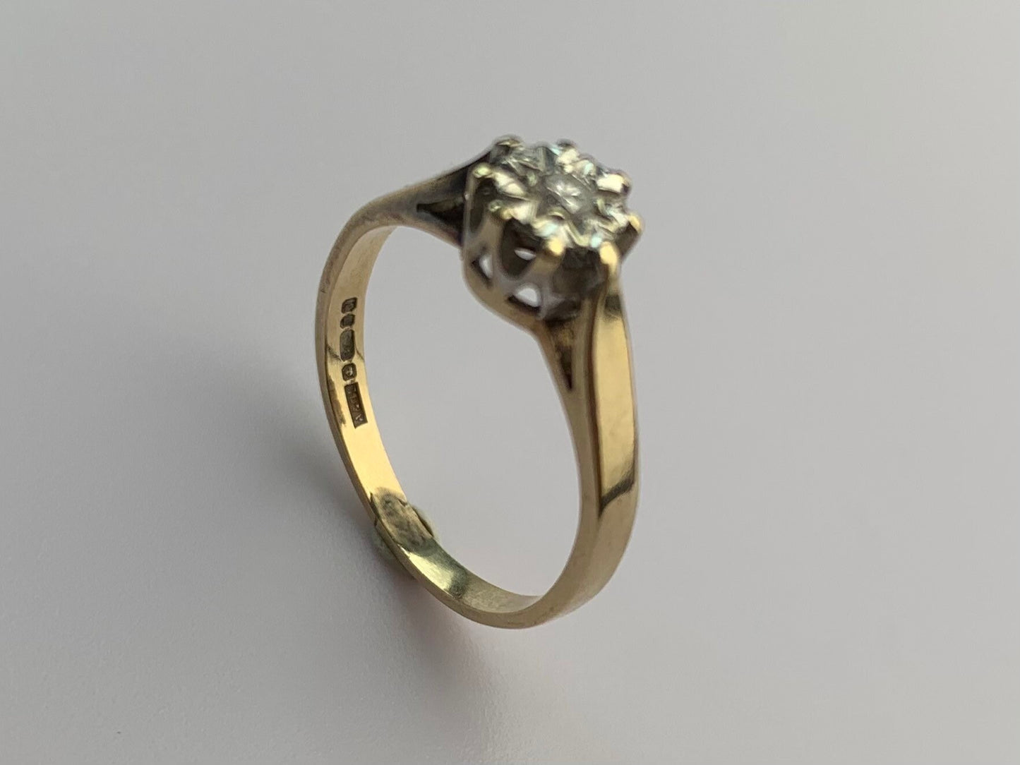 Vintage Solitaire Diamond Ring set in 9ct Yellow Gold, Size UK J, UK 4 3/4