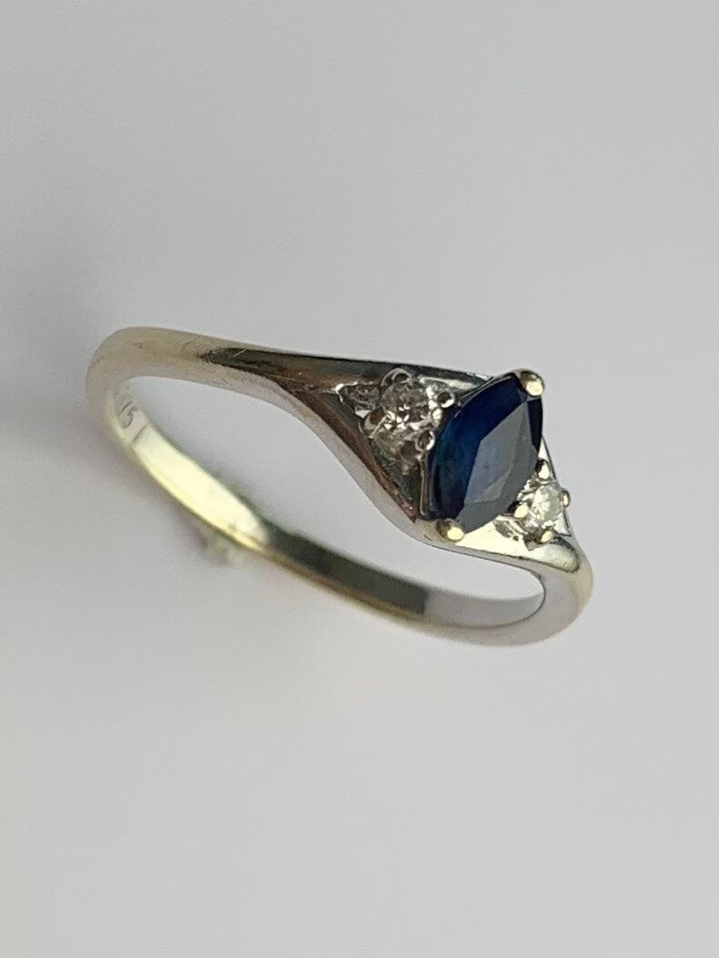 Vintage 0.35ct Sapphire and Diamond set in 9ct White Gold, size UK K, US 5 1/4