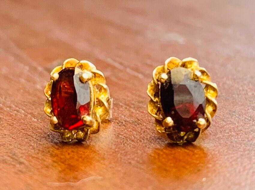 Pendientes vintage de rubelita de oro de 9 qt