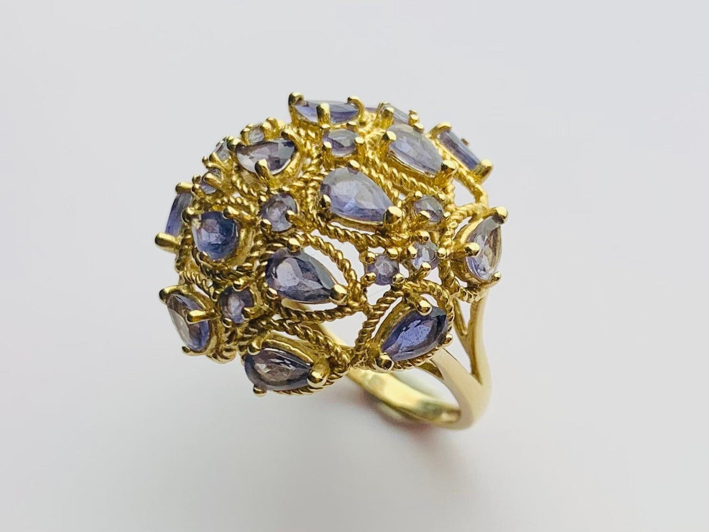 Vintage 3.58ct Tanzanite set in 9ct Yellow Gold Ring, Size UK O 1/2, US 7 1/2