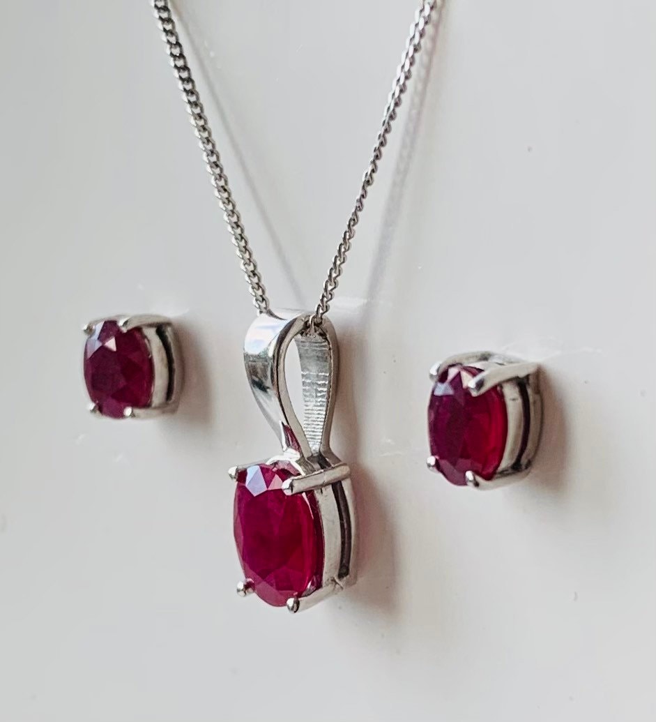 Conjunto de joyas vintage de oro blanco de 18 quilates con rubí de 1,70 quilates