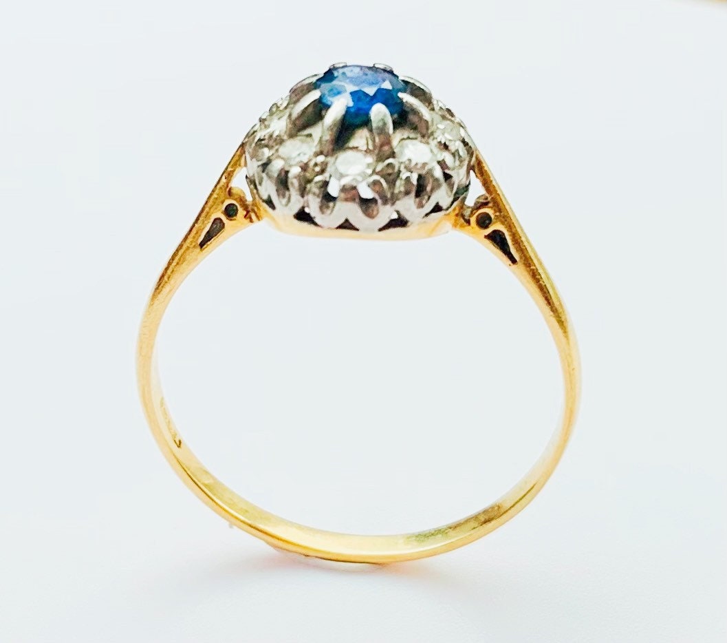 Anillo antiguo de oro de 18 quilates con zafiro y diamantes de 0,45 ct, Reino Unido U, EE. UU. 10