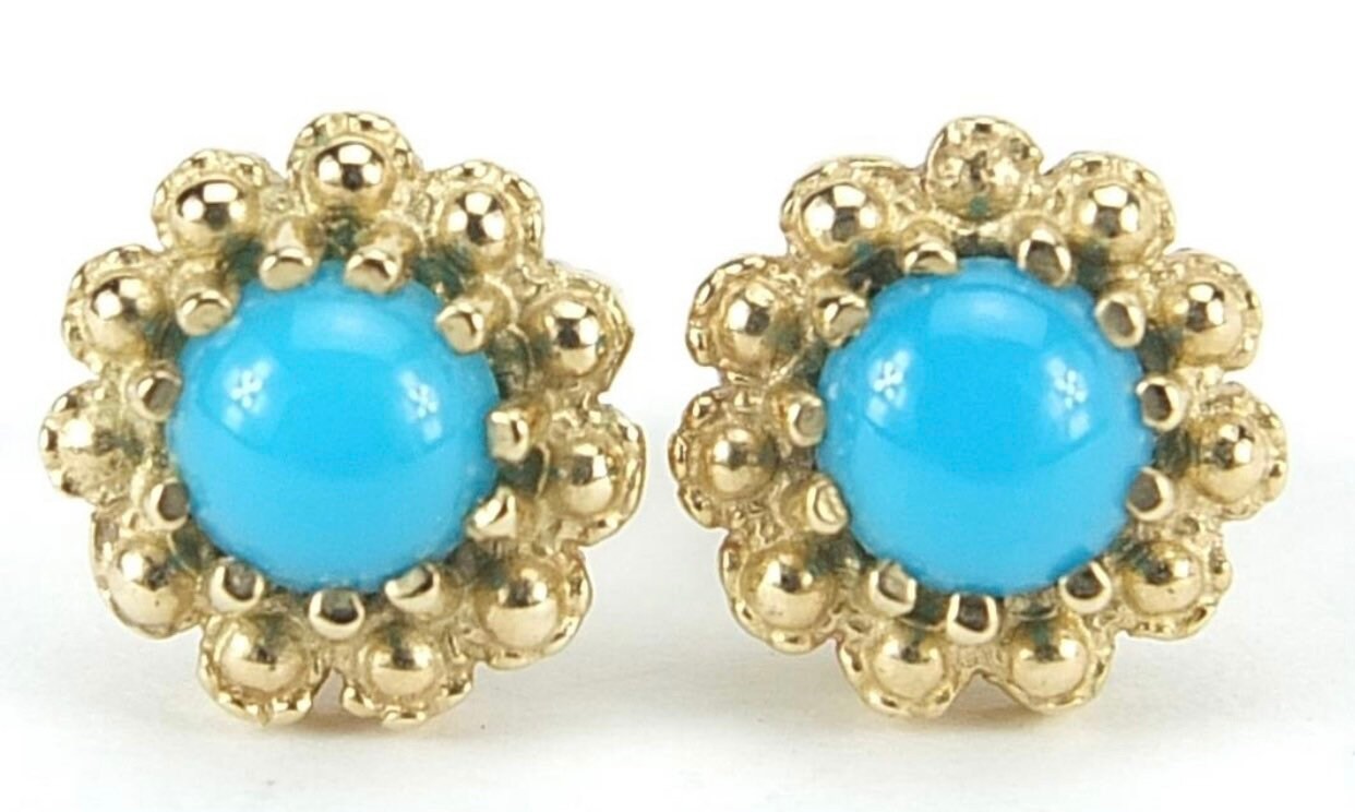 Vintage redondo cabujón azul turquesa engastado en pendientes de oro amarillo de 9 quilates