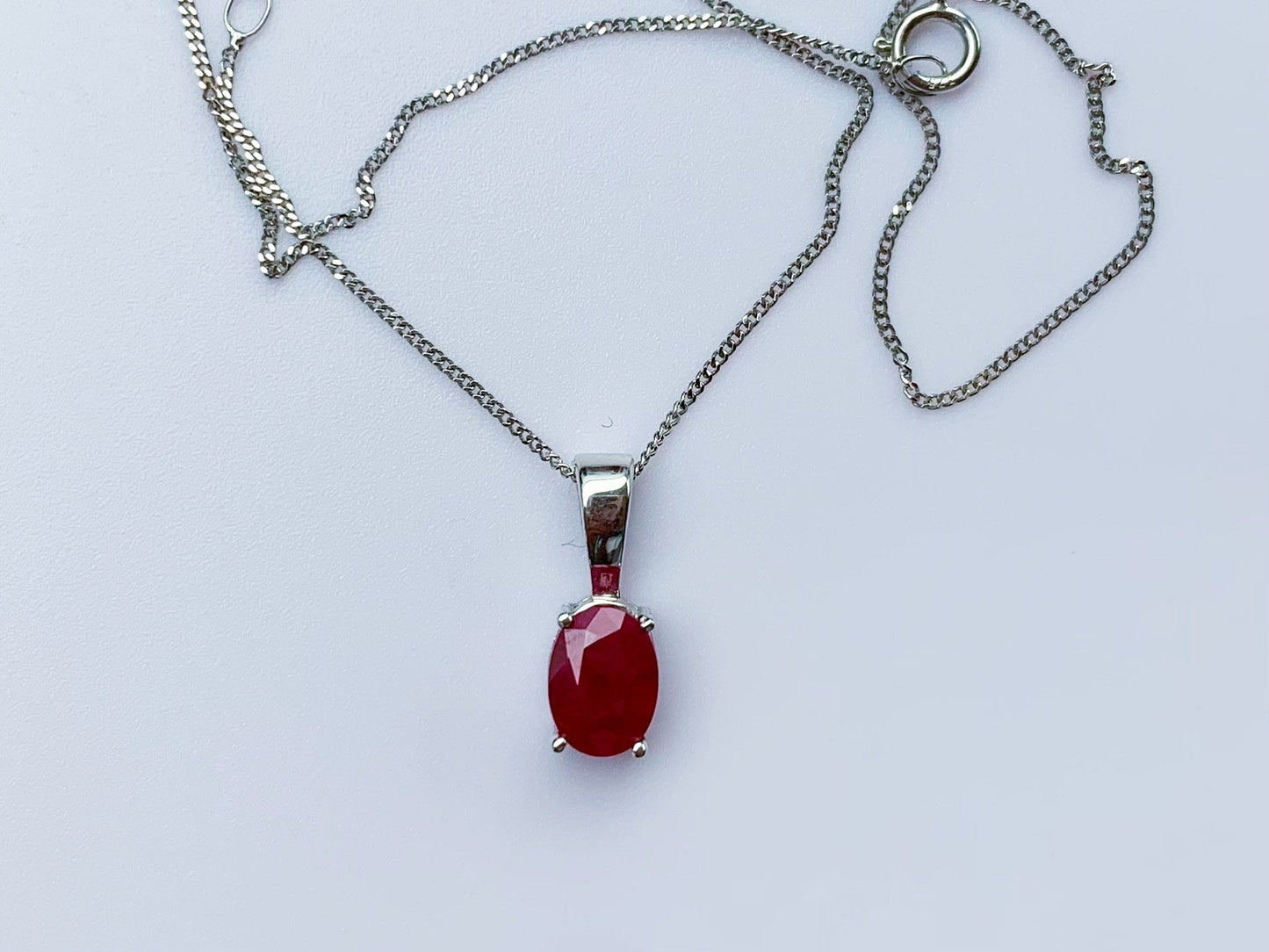 Conjunto de joyas vintage de oro blanco de 18 quilates con rubí de 1,70 quilates