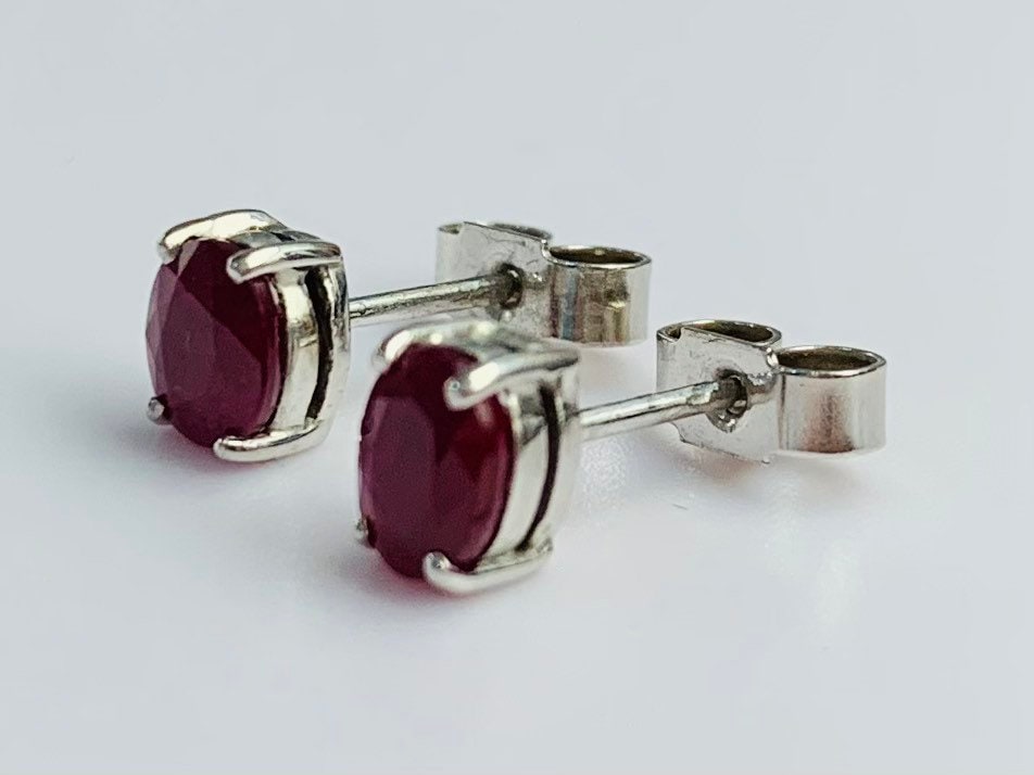 Conjunto de joyas vintage de oro blanco de 18 quilates con rubí de 1,70 quilates