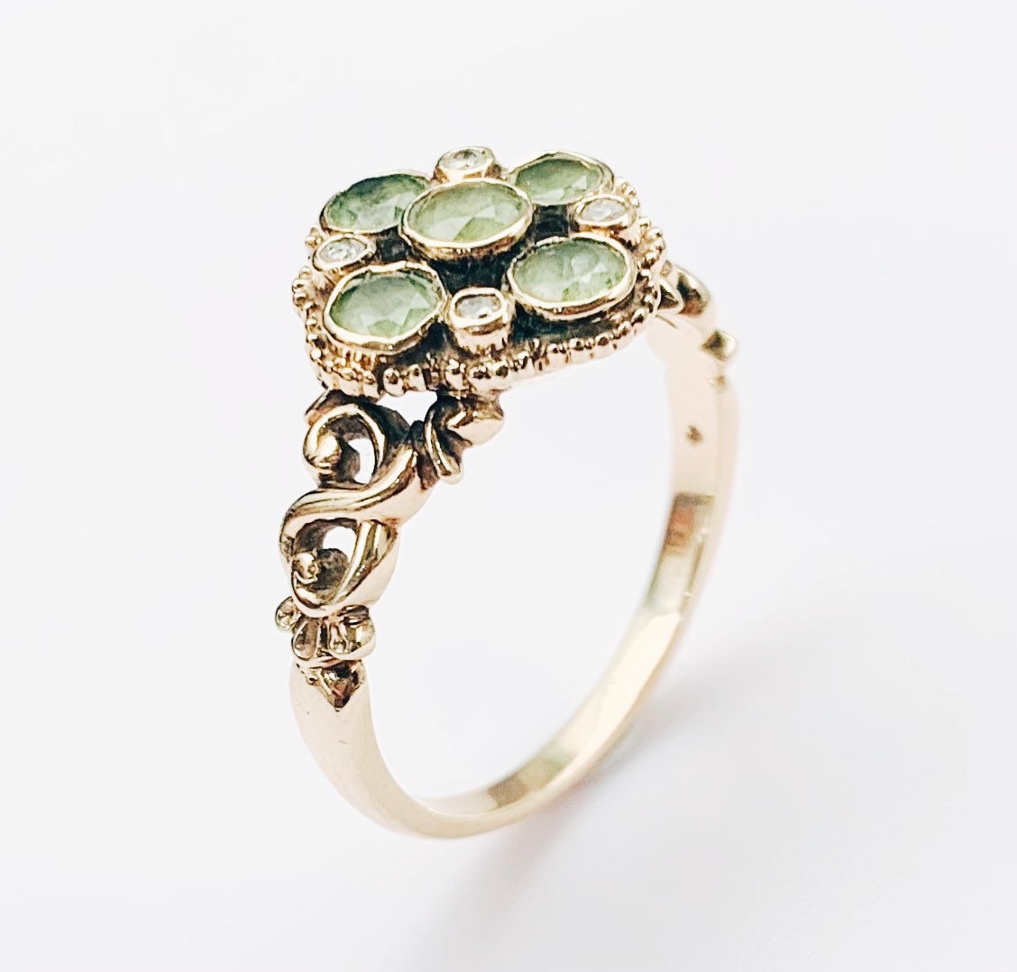 Vintage est. 1ct Round Cut Peridot and Diamond 9ct Gold Ring, Size UK P 1/2, US 8