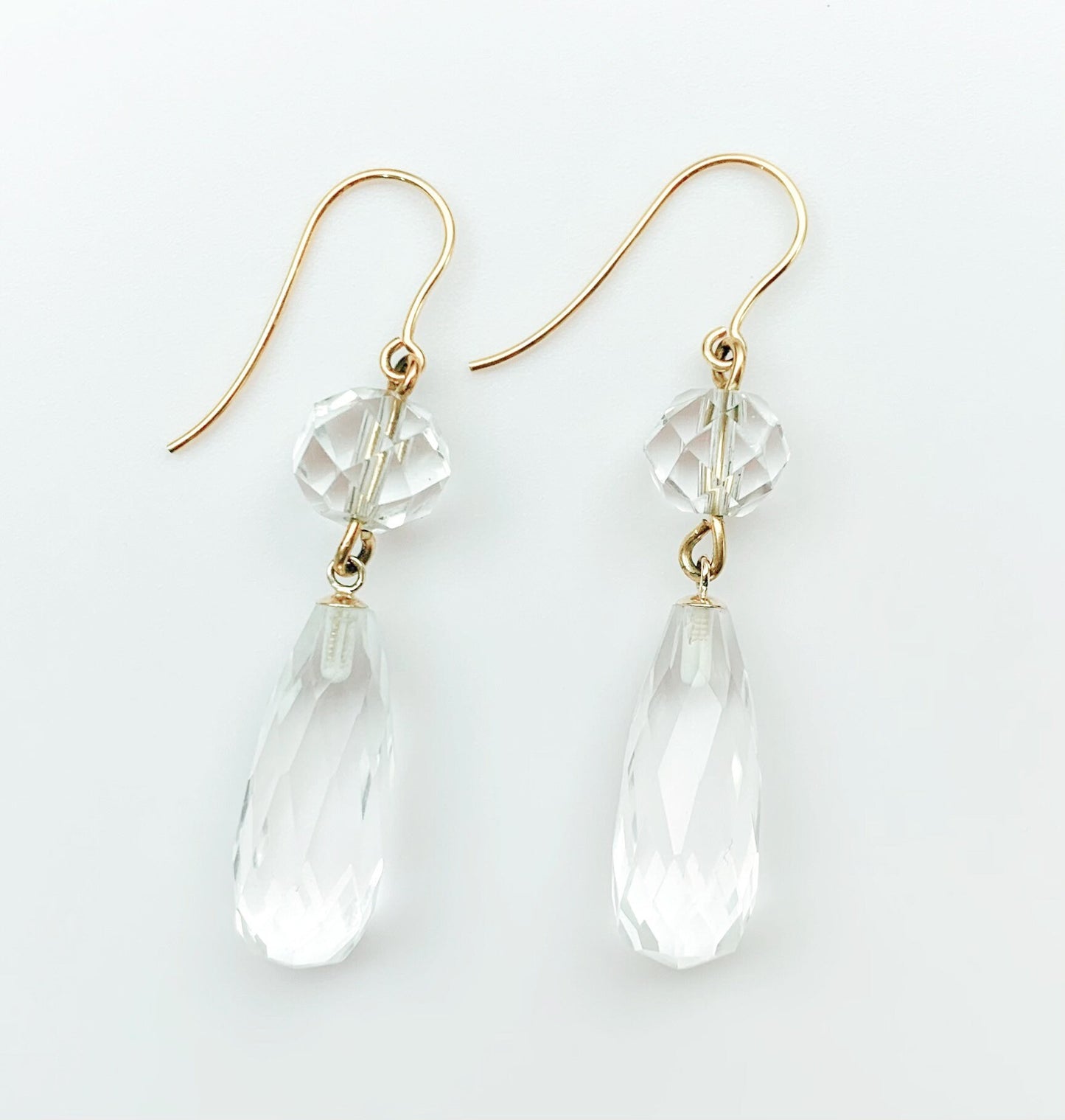 Pendientes de alambre colgantes de cristal de roca transparente natural con corte briolette de oro amarillo de 9 ct eduardiano antiguo