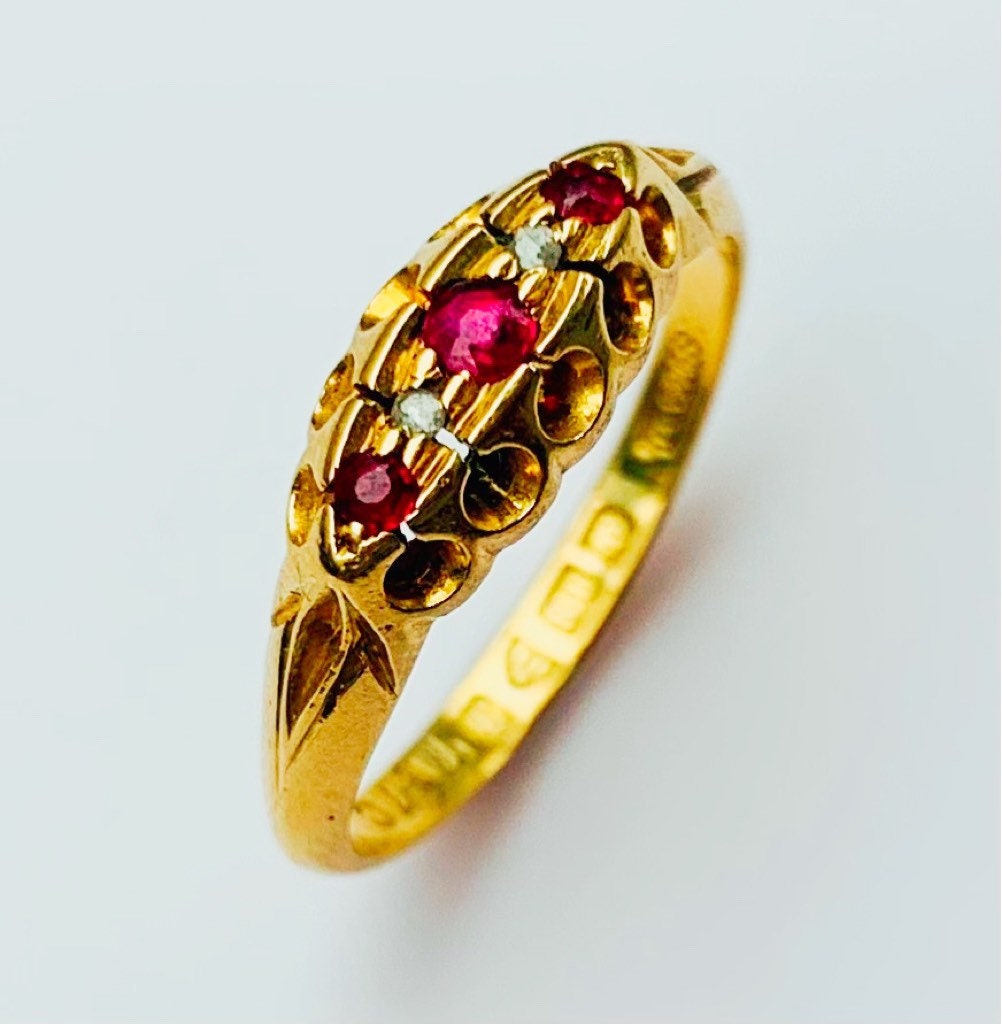 Anillo eduardiano de oro amarillo de 18 quilates con diamantes de talla rosa y rubí, talla UK N/US 6 3/4