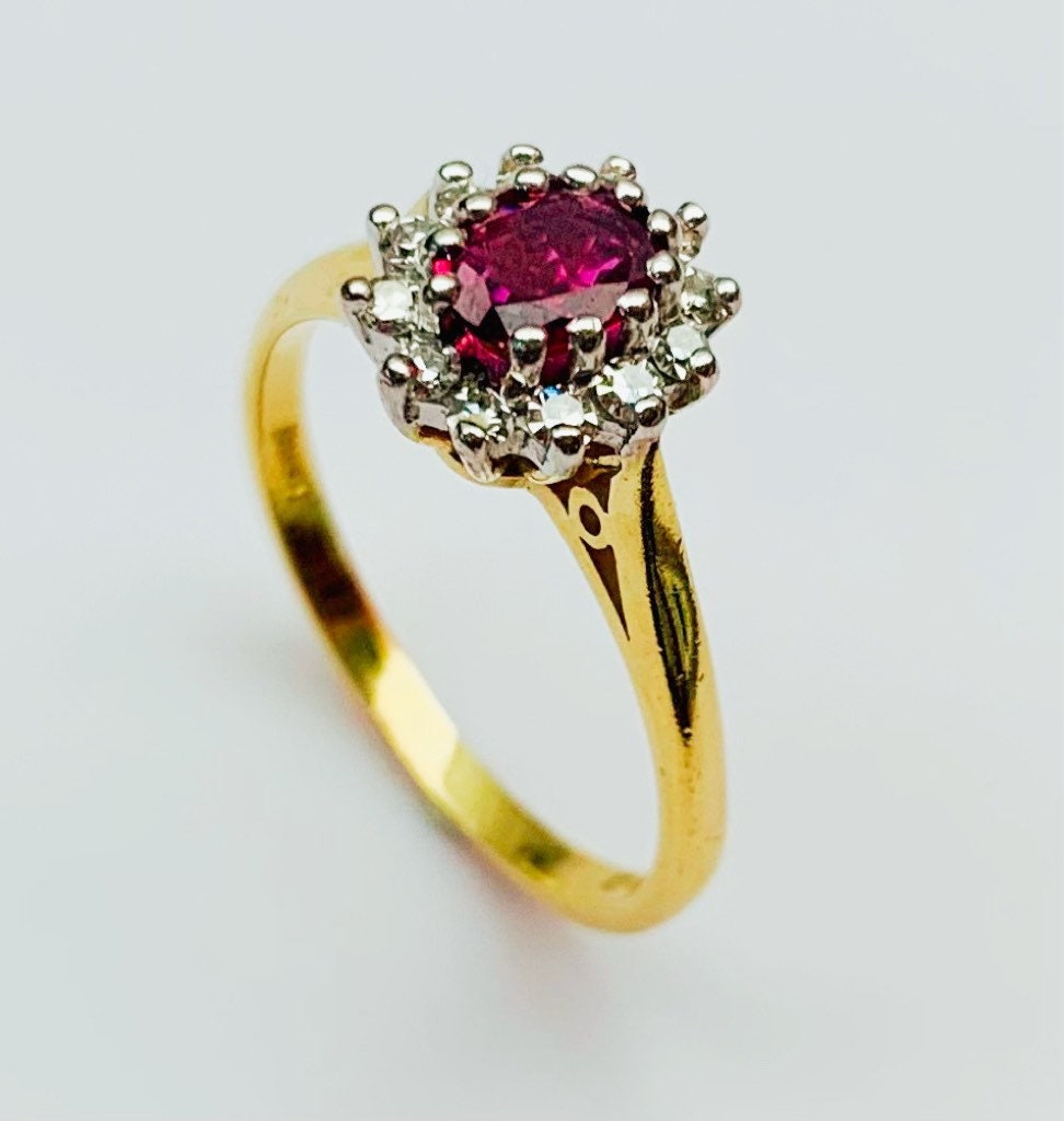 SALE Vintage 0.55ct Pink Sapphire and Diamonds 18ct Gold(one prong missing)Size UK J,US 4 3/4