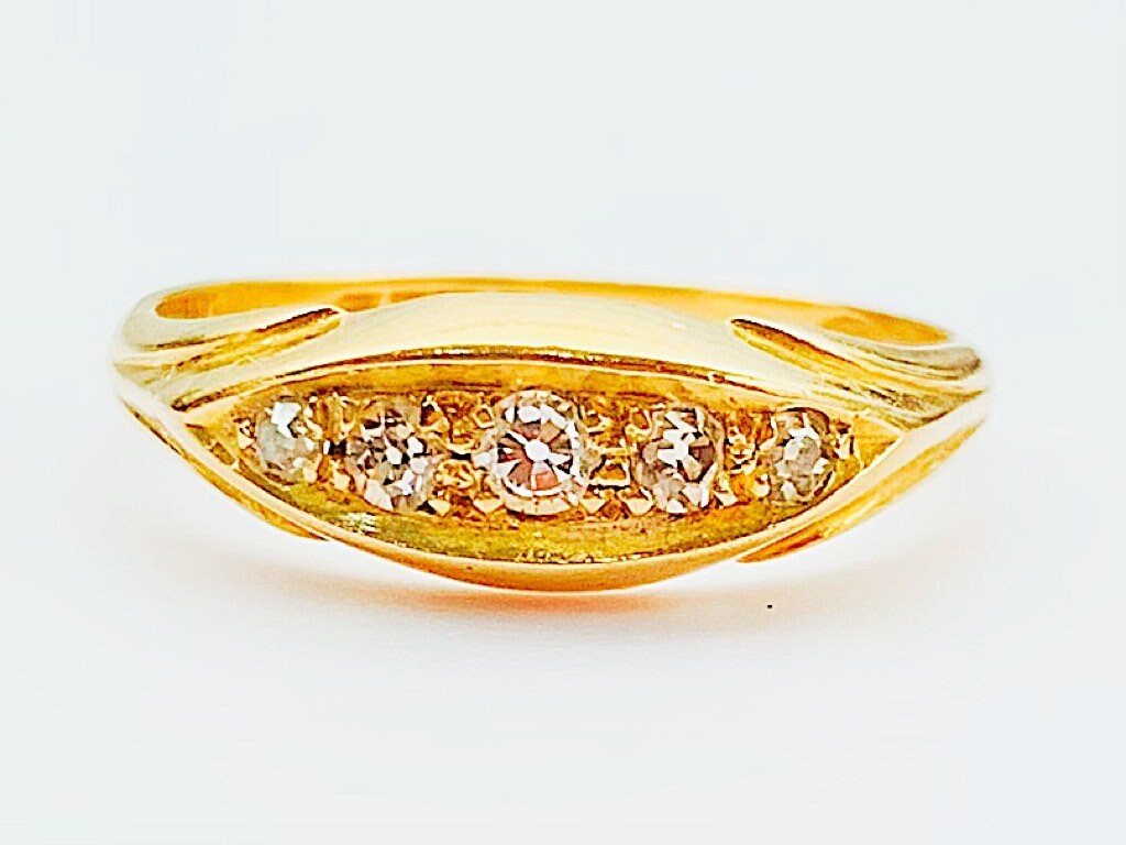 Vintage Diamond Ring set in 18ct Yellow Gold, Size UK O 1/2, US 7 1/2