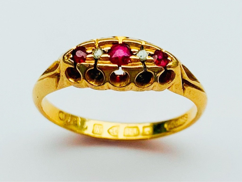 Anillo eduardiano de oro amarillo de 18 quilates con diamantes de talla rosa y rubí, talla UK N/US 6 3/4