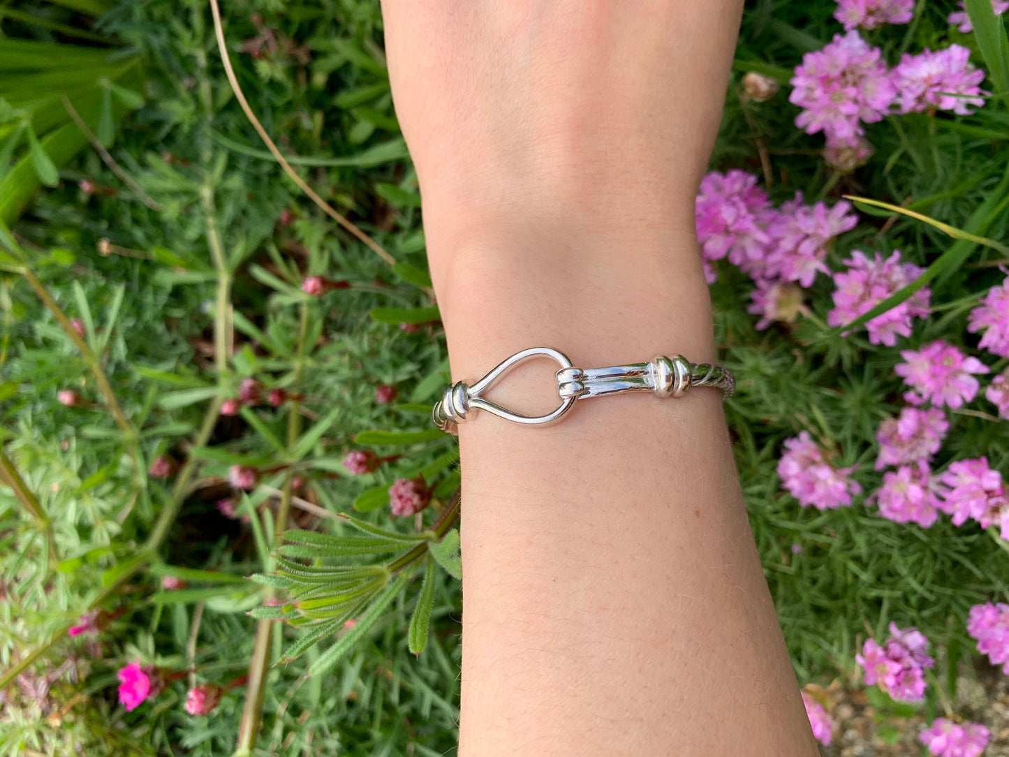 Brazalete tipo brazalete para niño/doncella de plata de ley maciza pre-loved, 10,96 g