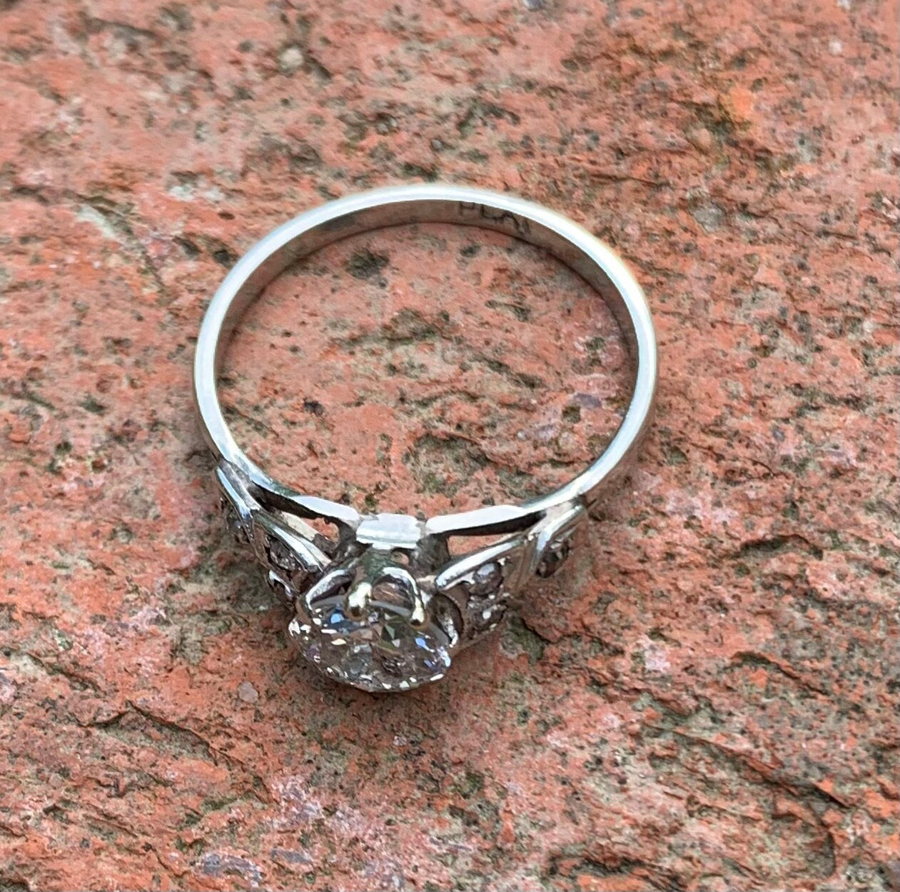 Anillo de platino con diamantes de 1 quilate, talla UK O, EE. UU. 7 1/4