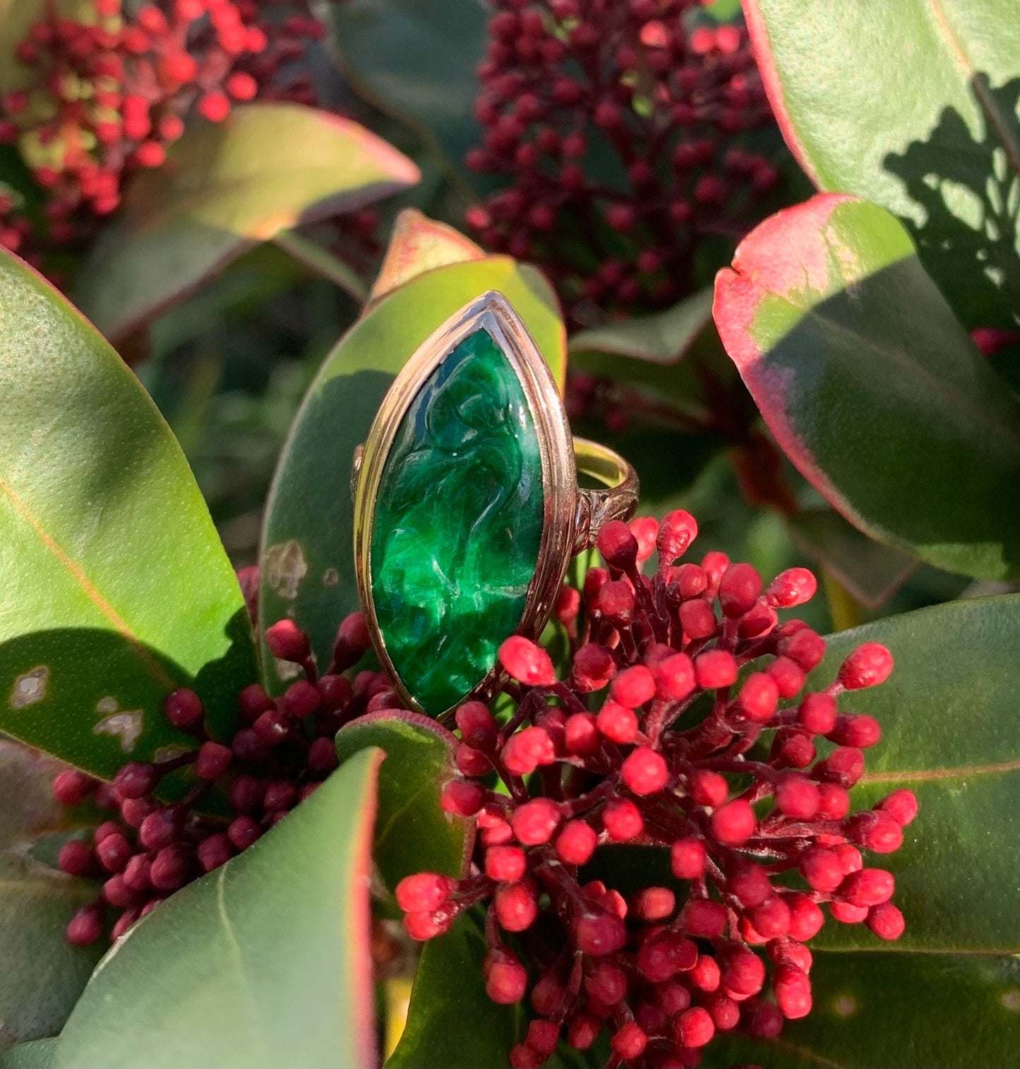 Antiguo 25x10MM Marquesa en forma de esmeralda verde jade 14ct anillo de oro amarillo, anillo de cóctel, tamaño Reino Unido J, EE.UU. 4 3/4