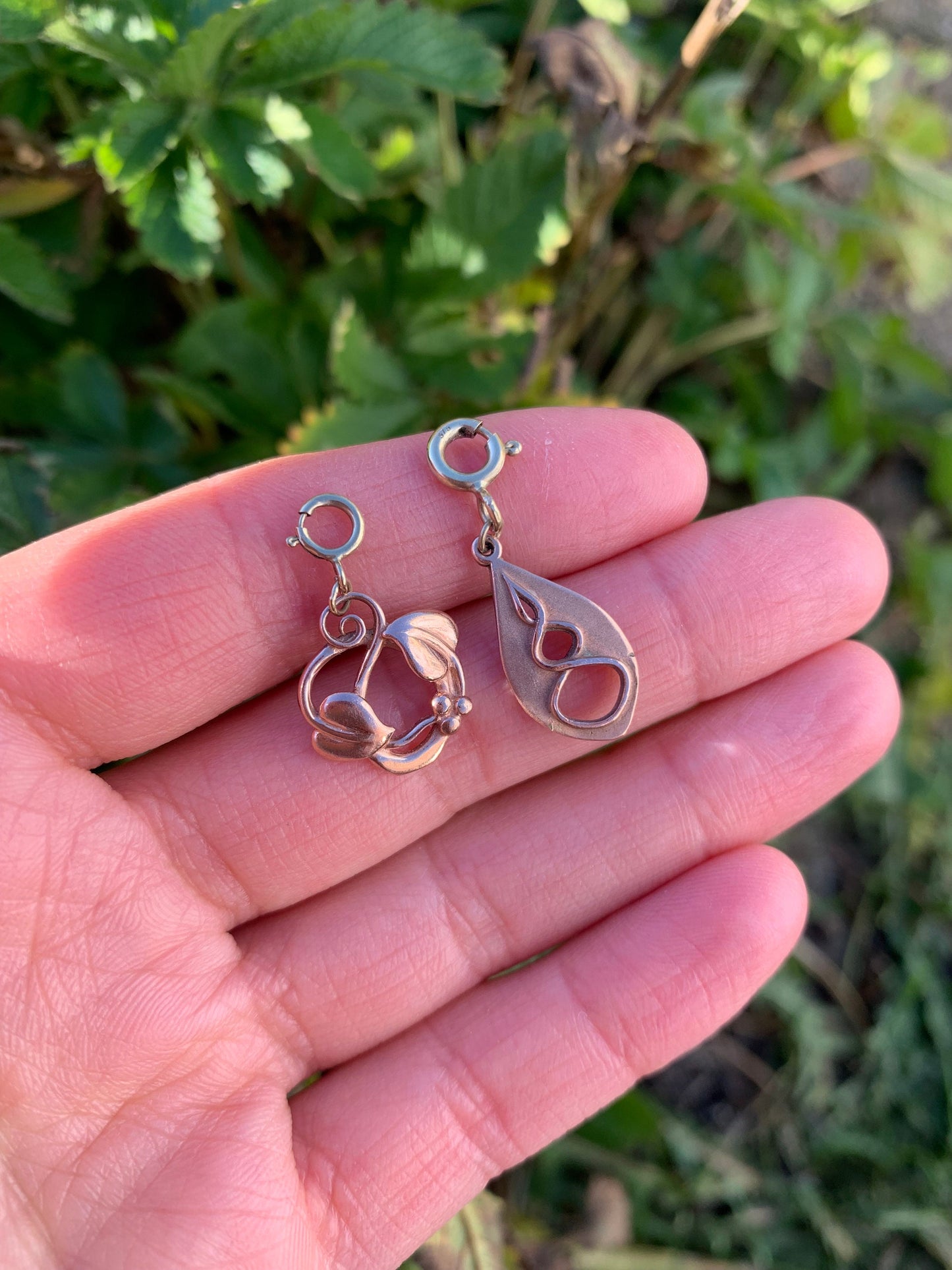 2x Pre-loved 9ct solid rose & yellow gold Welsh Openwork pendants
