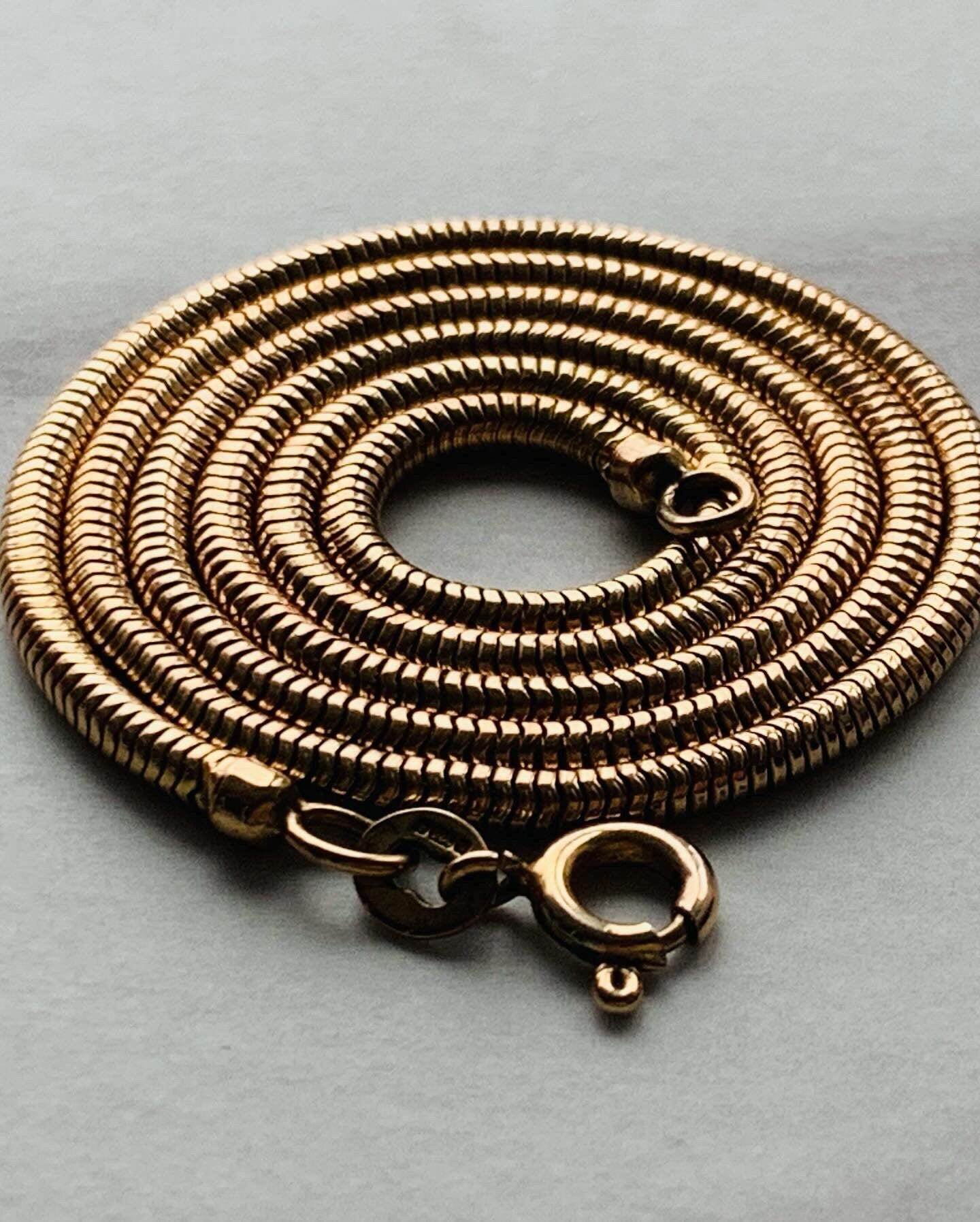 Pre-loved Collar de cadena tipo serpiente de oro macizo de 9 quilates, peso pesado, 9,59 g