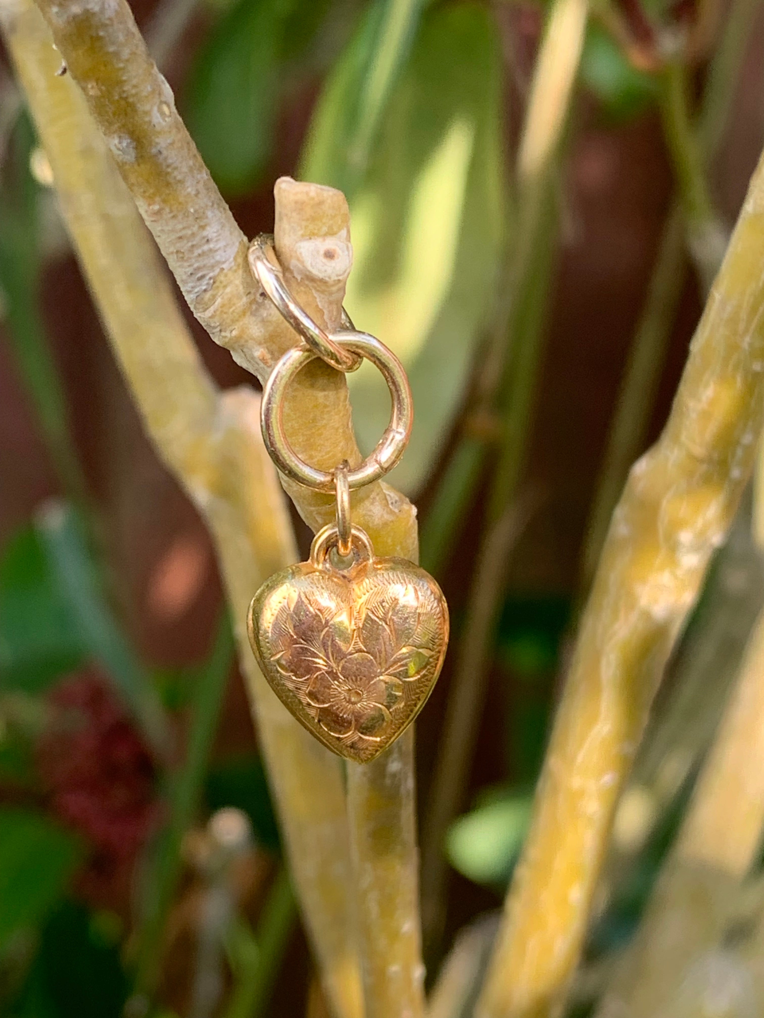 Sweet Vintage 9ct Gold Egraved Puffy Dainty Heart Charm