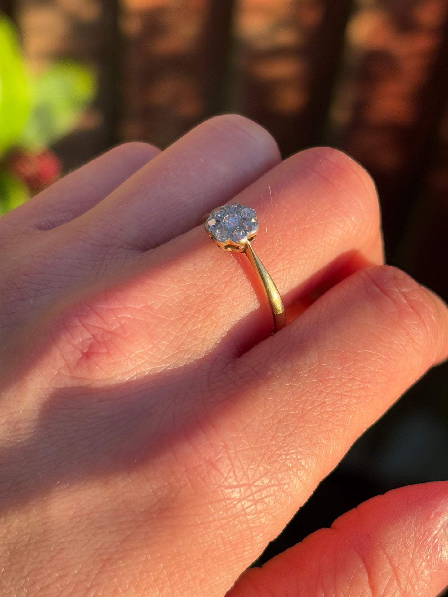 Vintage/Antique Diamond Daisy 18ct Gold Ring
