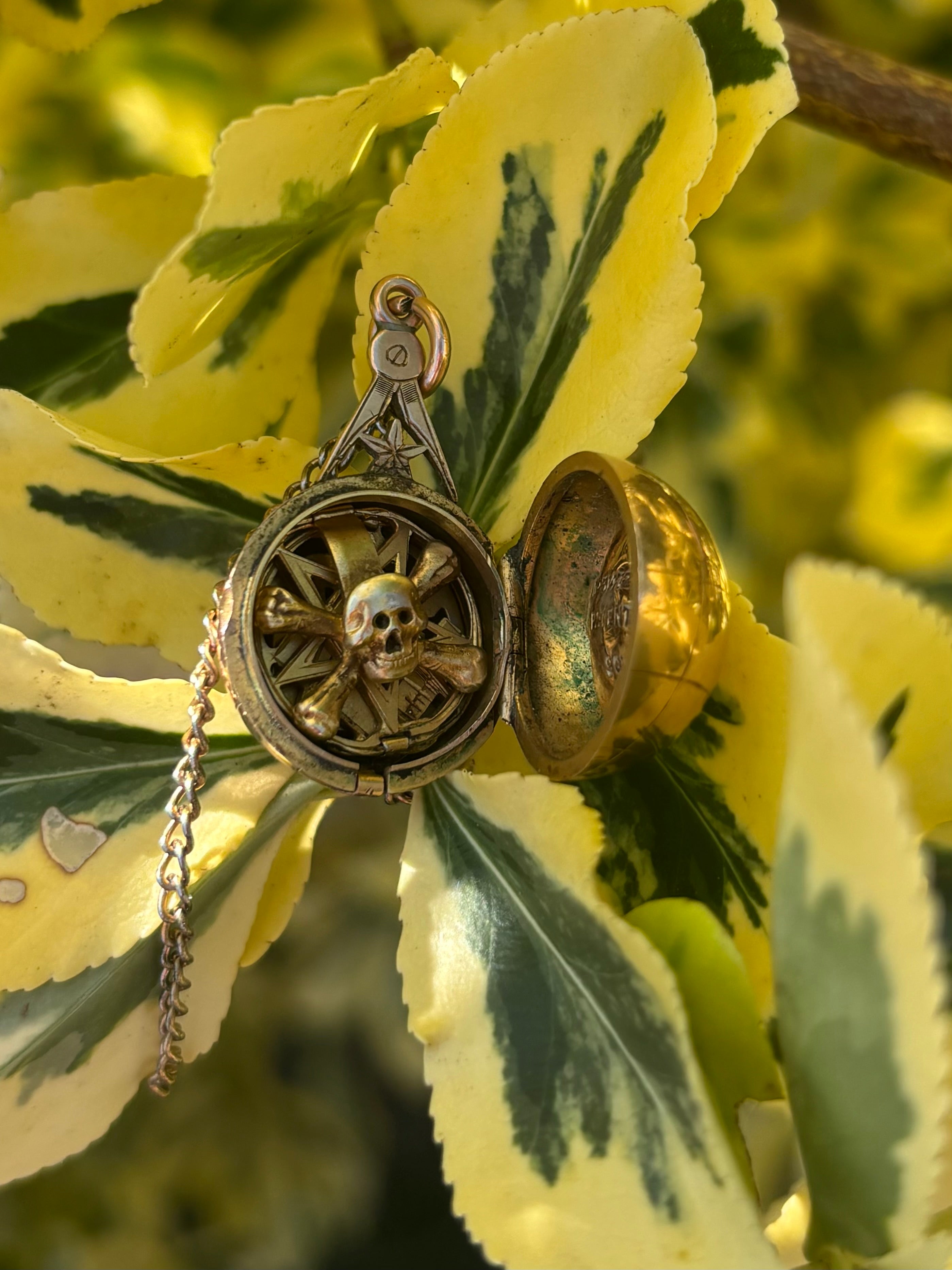 Very Rare & Unusual 9ct Gold Masonic Ball Pendant