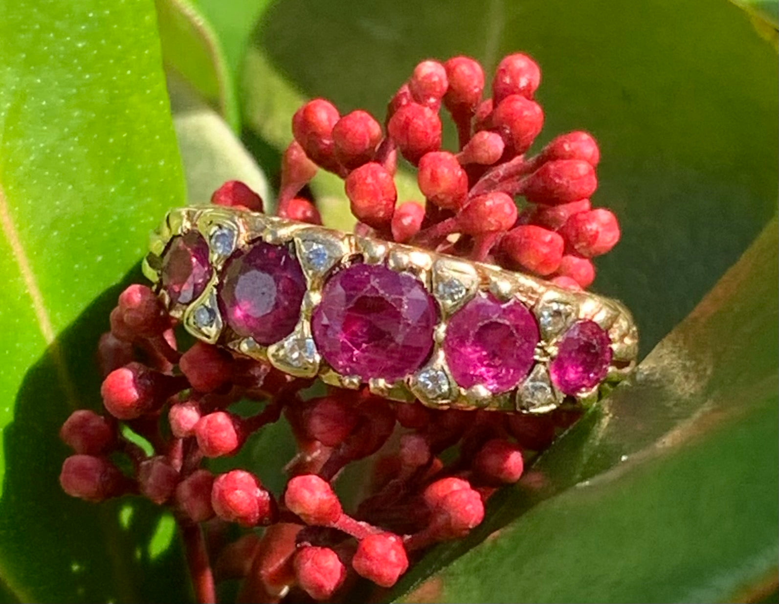 Stunning Vintage 1.5ct Ruby & Diamond 18ct Gold Half Eternity Ring