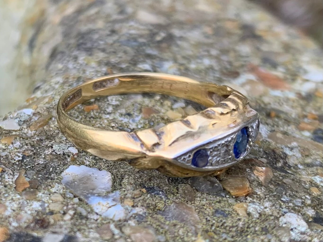 Vintage/Antique 18ct Gold and Platinum Intense Blue Sapphire and Diamond Ring
