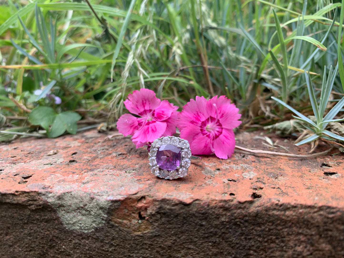 Vintage/Antique Magnificent 3.84 carat Amethyst & 1.2 carat Diamond 9ct White Gold Ring