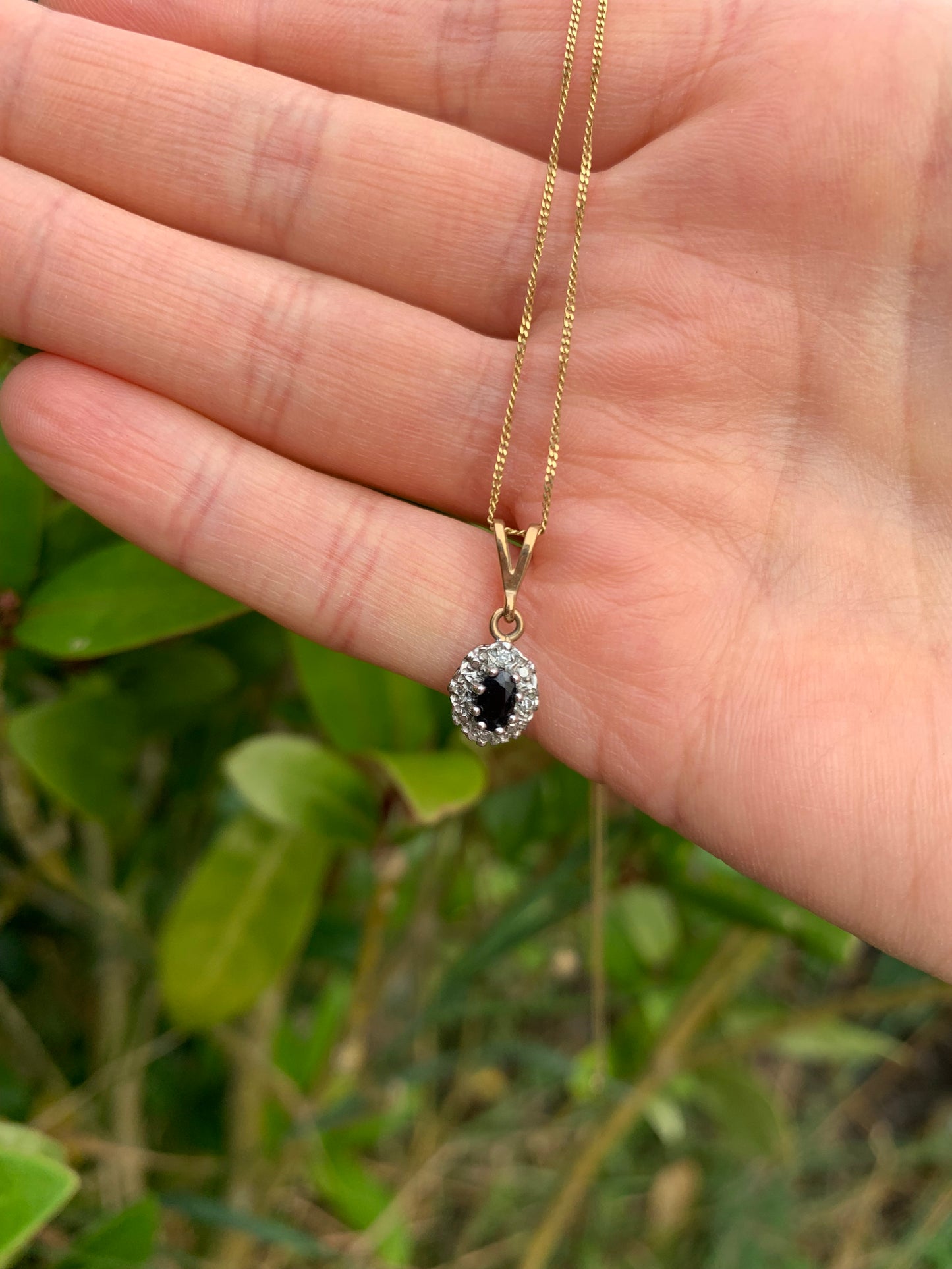 Beautiful 9ct Gold Sapphire & Diamond Cluster Pendant and Chain