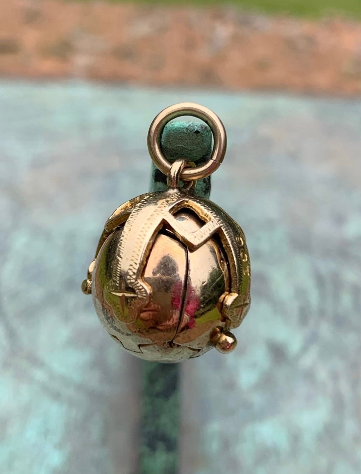 Vintage/Antique 9ct & Silver Masonic Ball Pendant