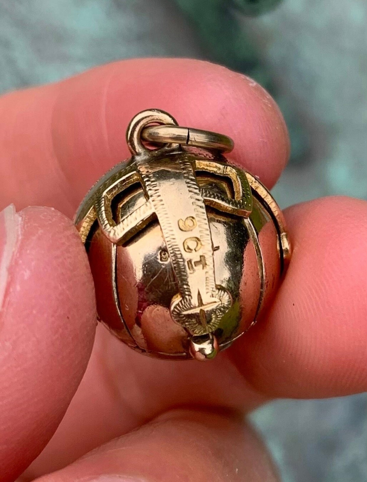 Vintage/Antique 9ct & Silver Masonic Ball Pendant