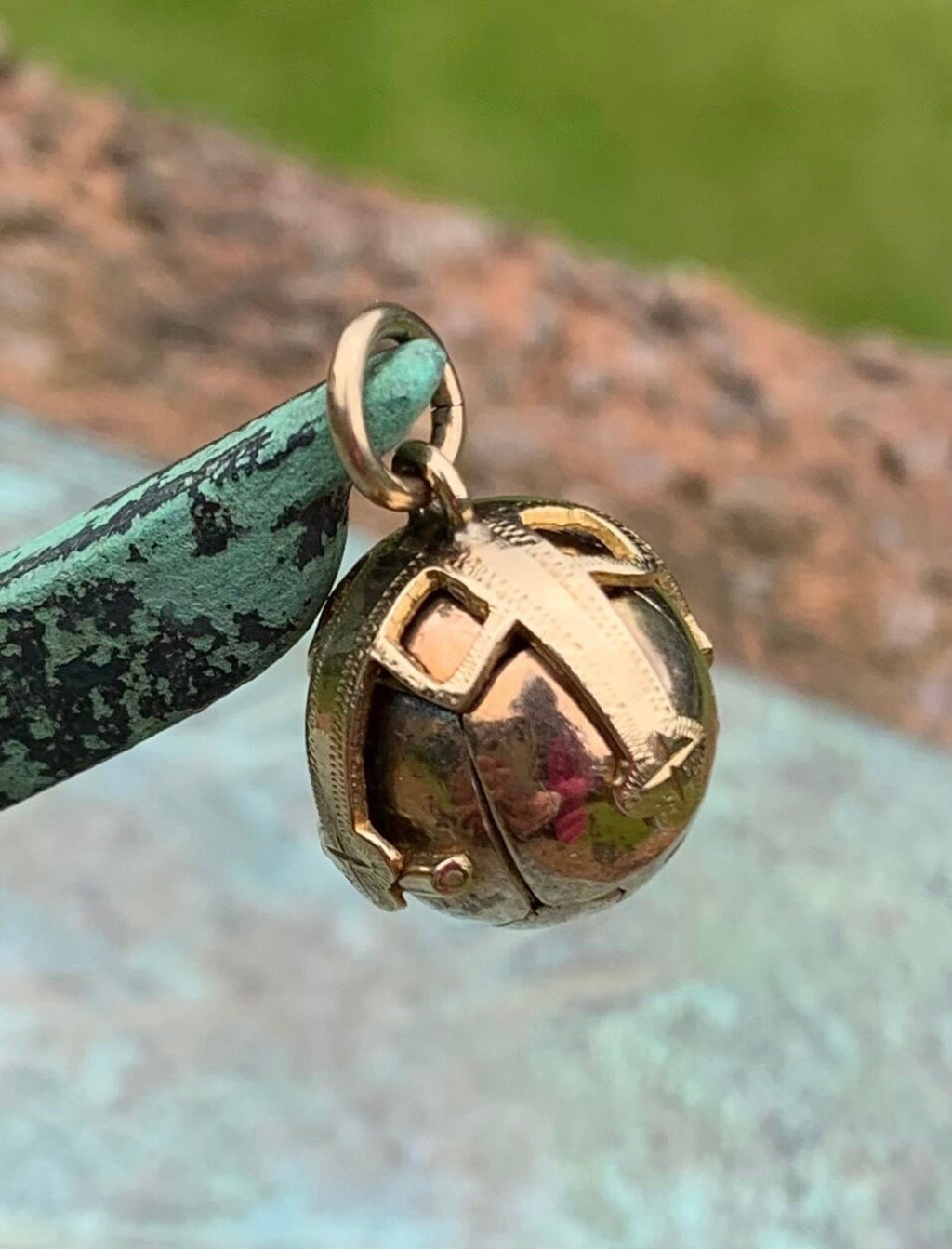Vintage/Antique 9ct & Silver Masonic Ball Pendant
