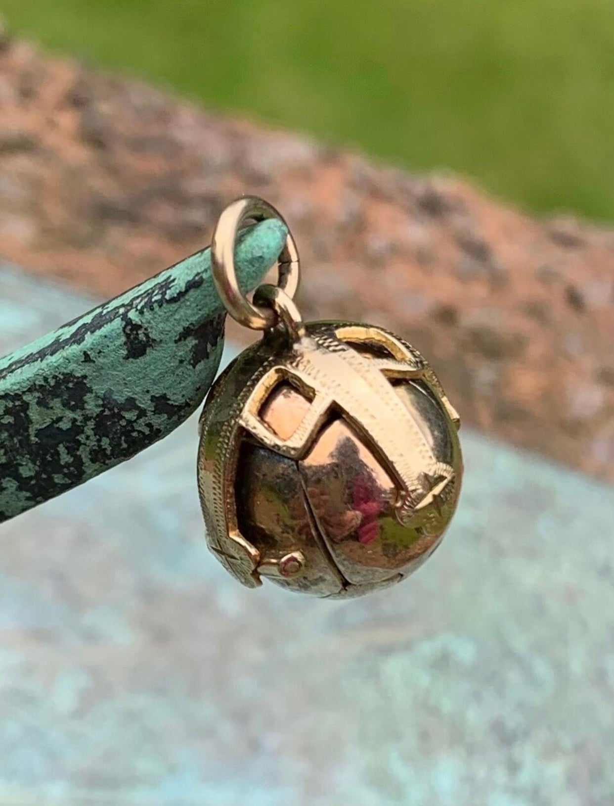 Vintage/Antique 9ct & Silver Masonic Ball Pendant