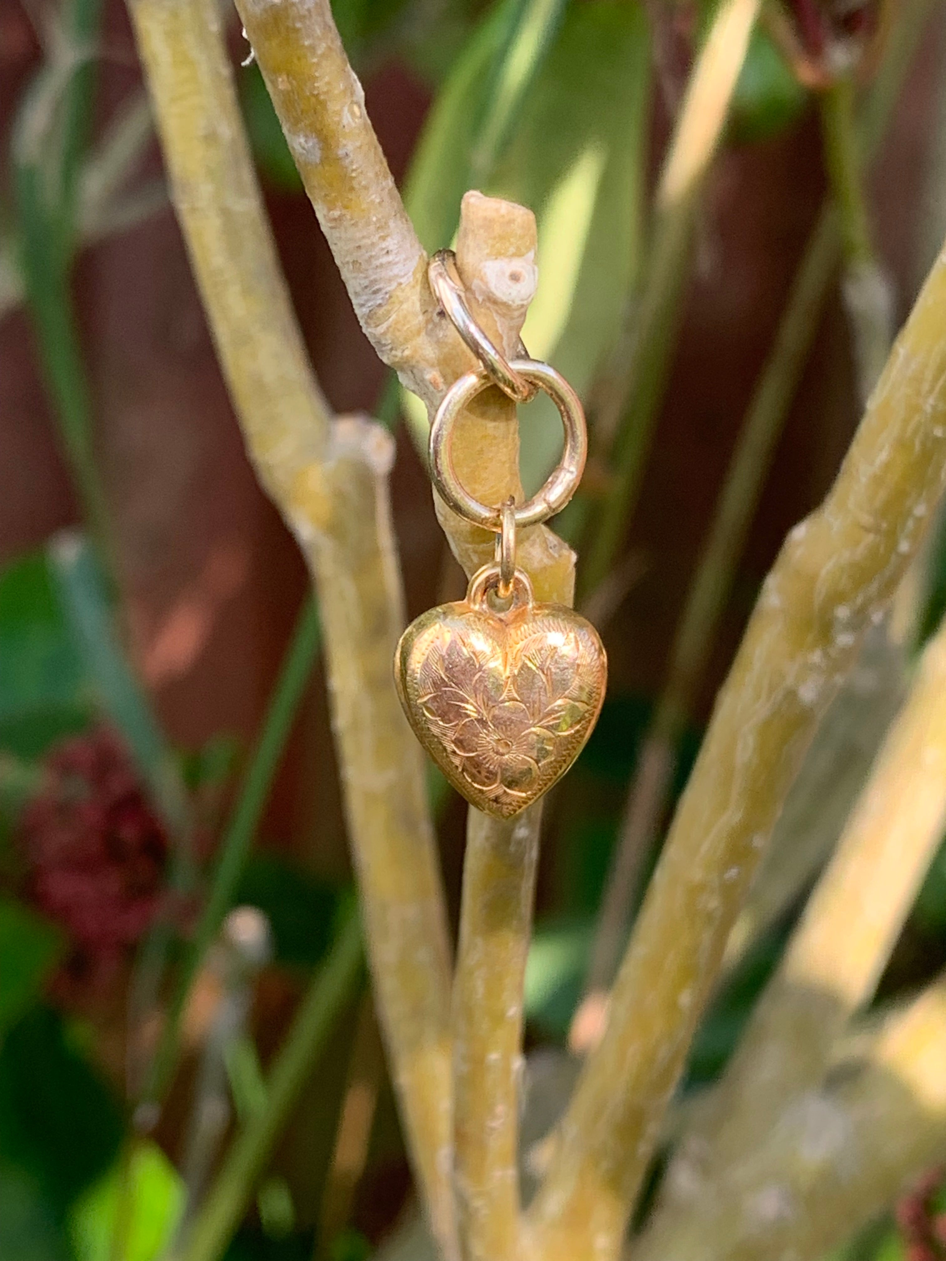 Sweet Vintage 9ct Gold Egraved Puffy Dainty Heart Charm