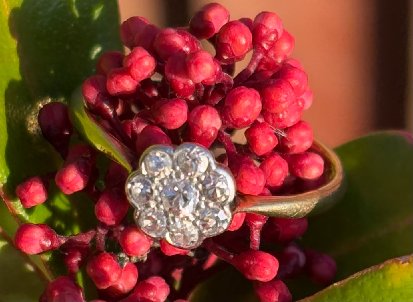 Vintage/Antique Diamond Daisy 18ct Gold Ring